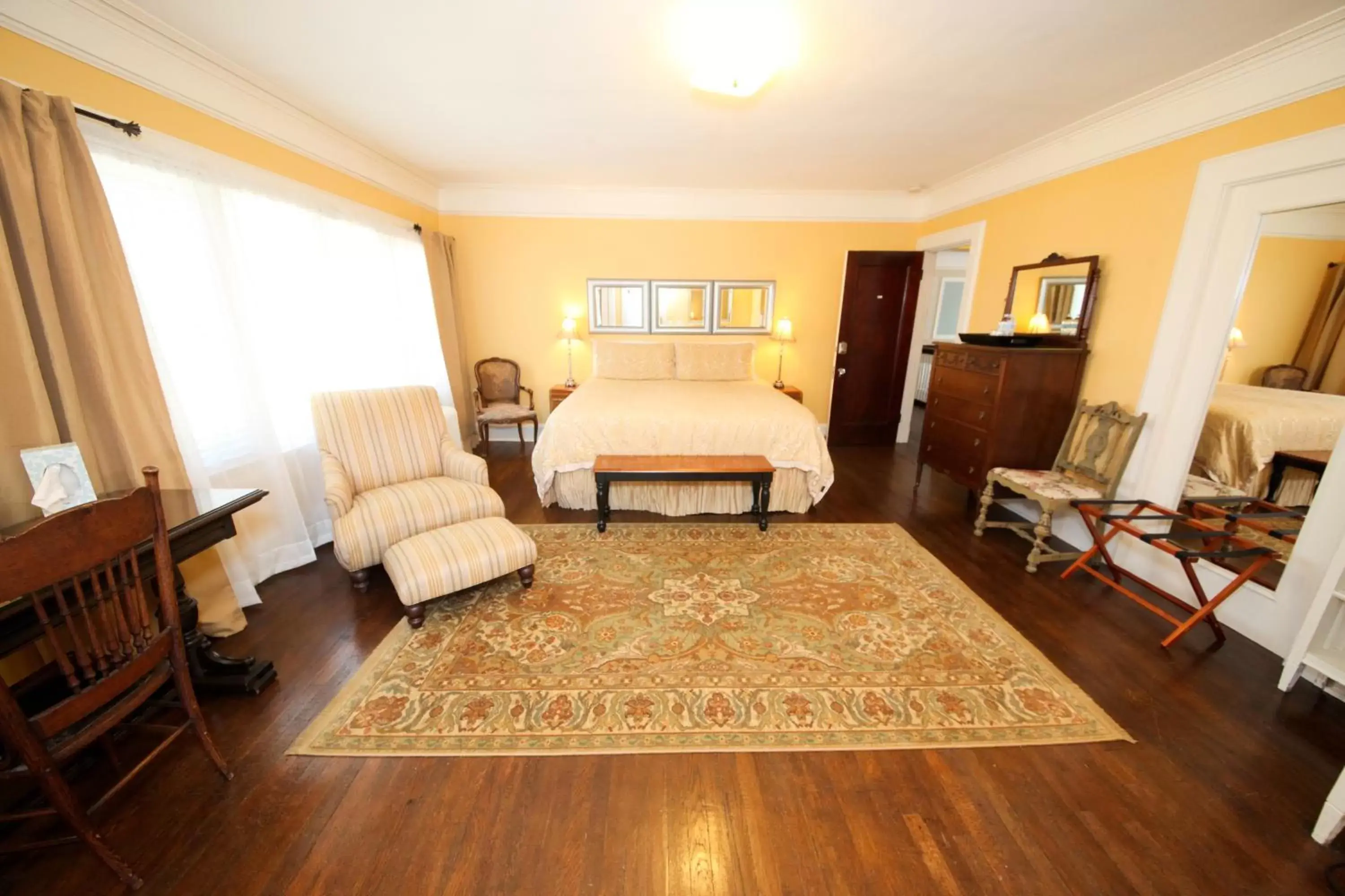 King Room with Spa Bath (Princess Cecile) in Leonard at Logan House King Room with Spa Bath (Princess Cecile) in Leonard at Logan House