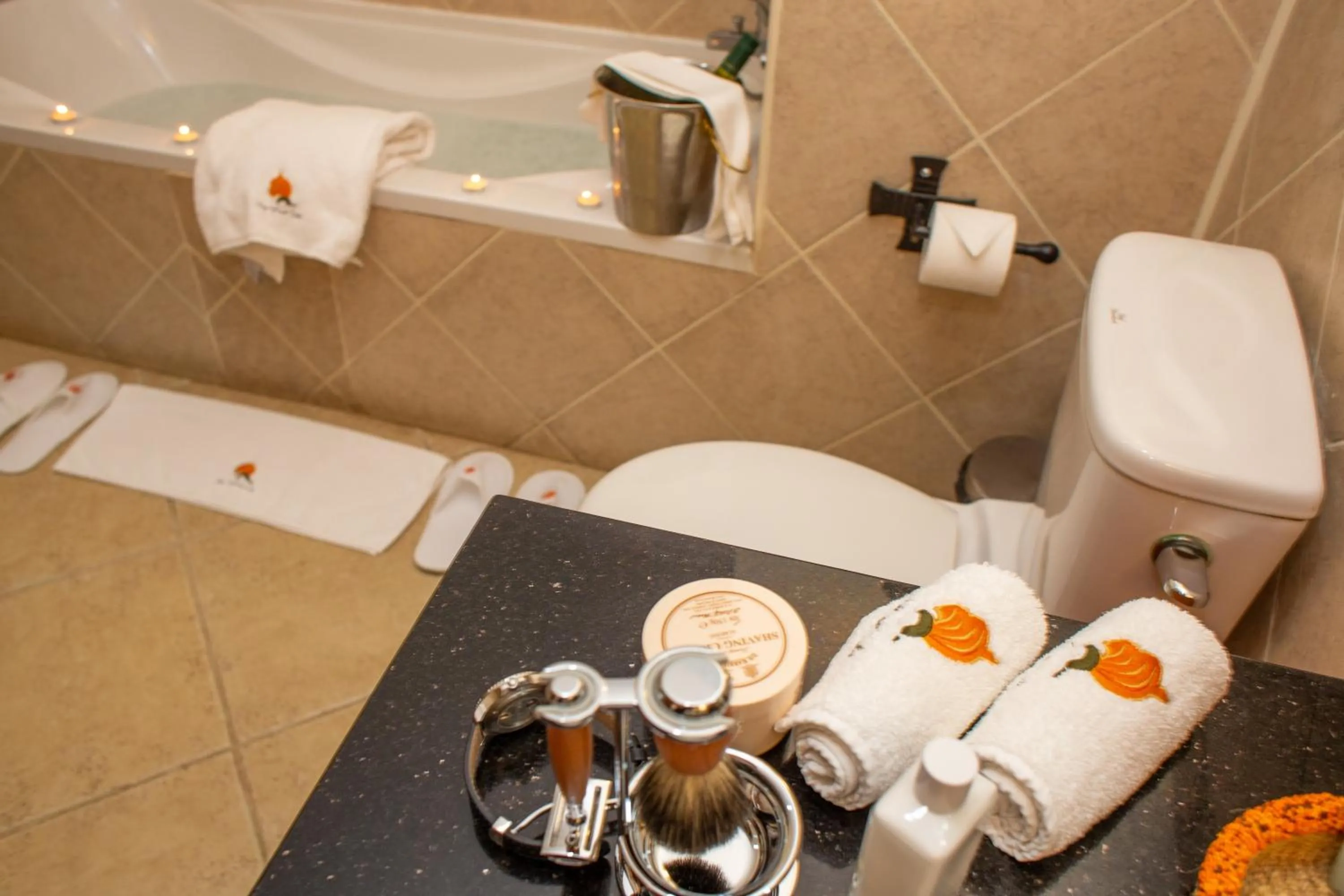 Bathroom in African Tulip Hotel