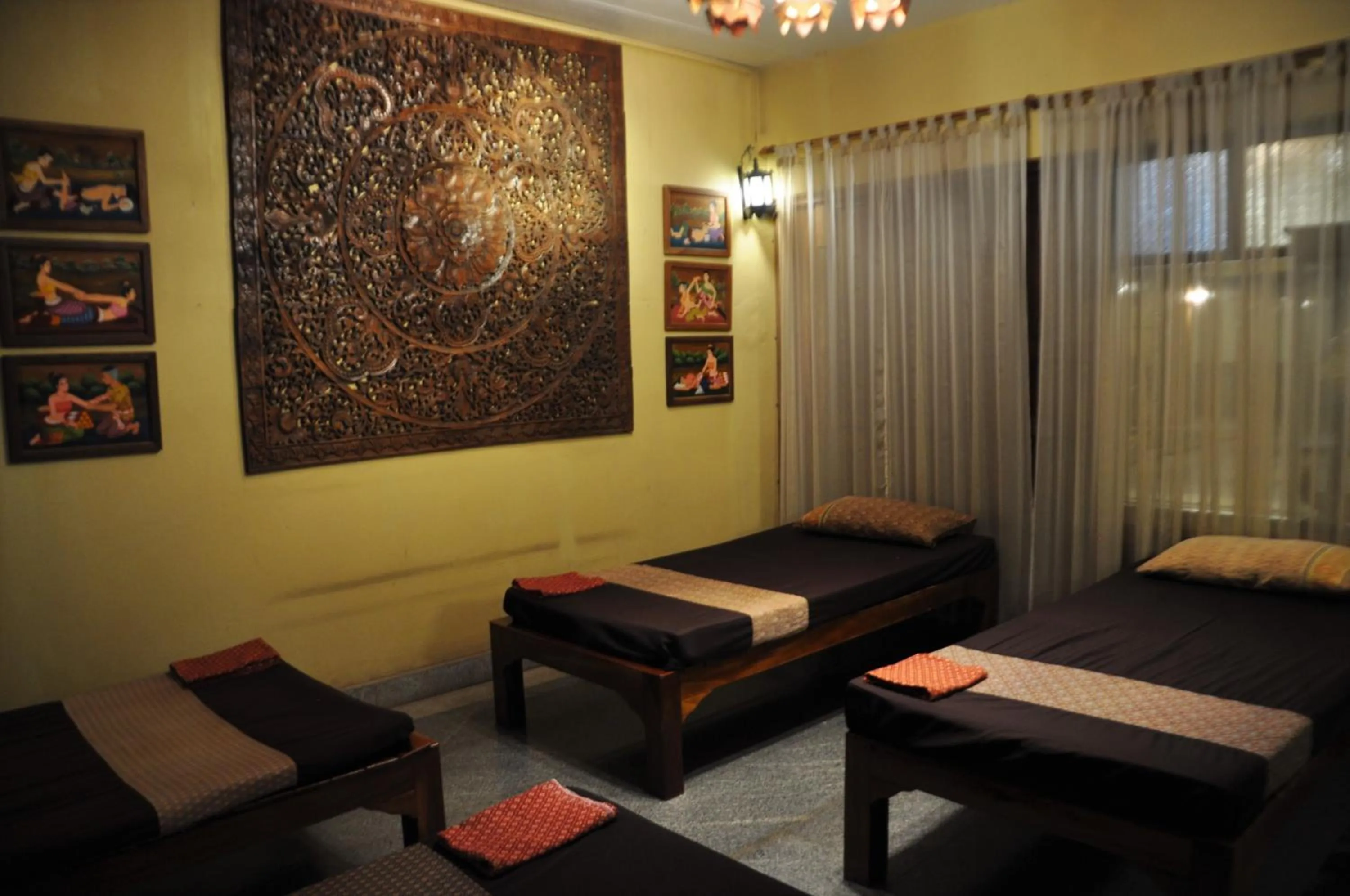 Massage in Ruean Thai Hotel