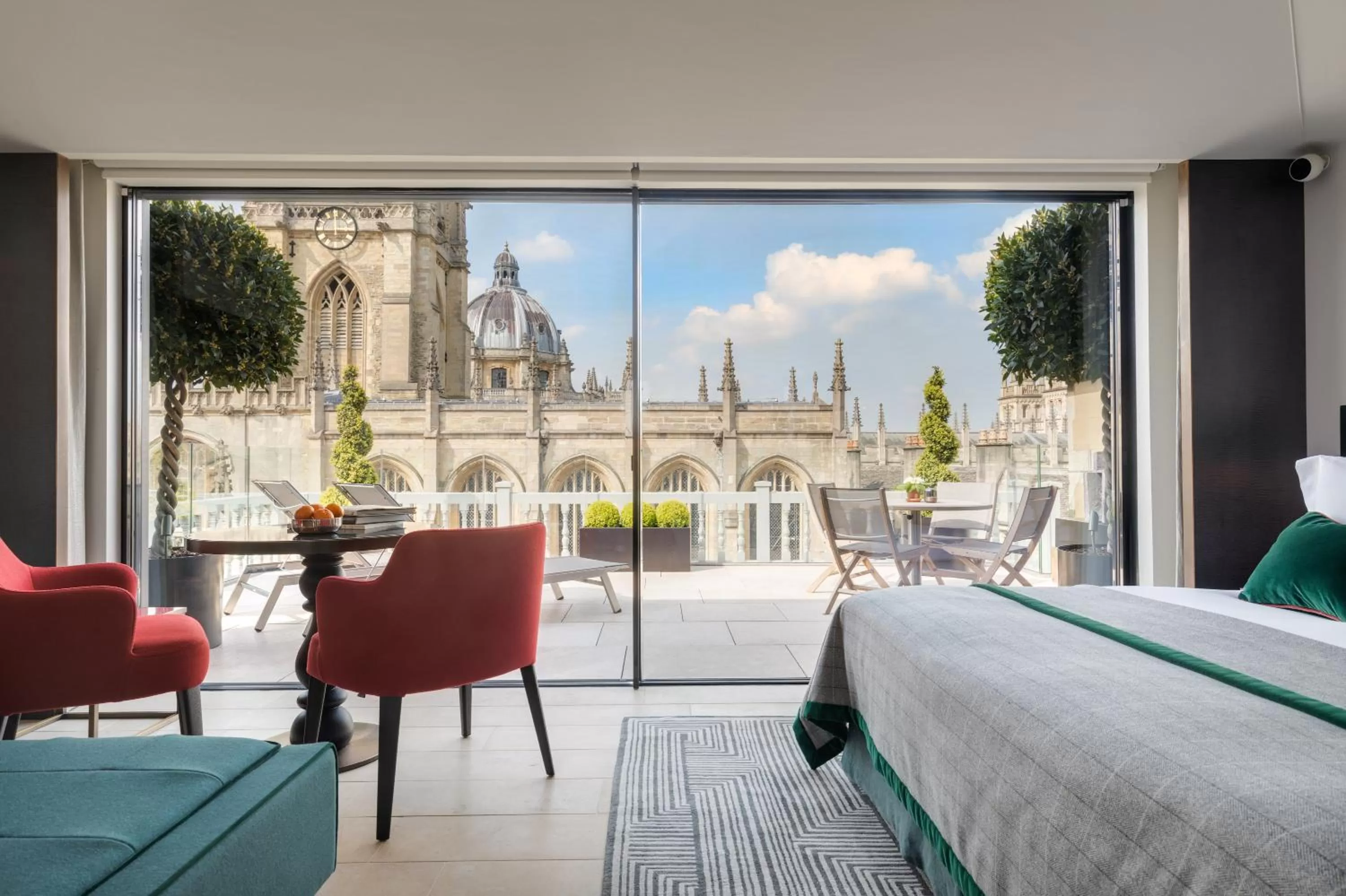 Bedroom, Bed in Old Bank Hotel