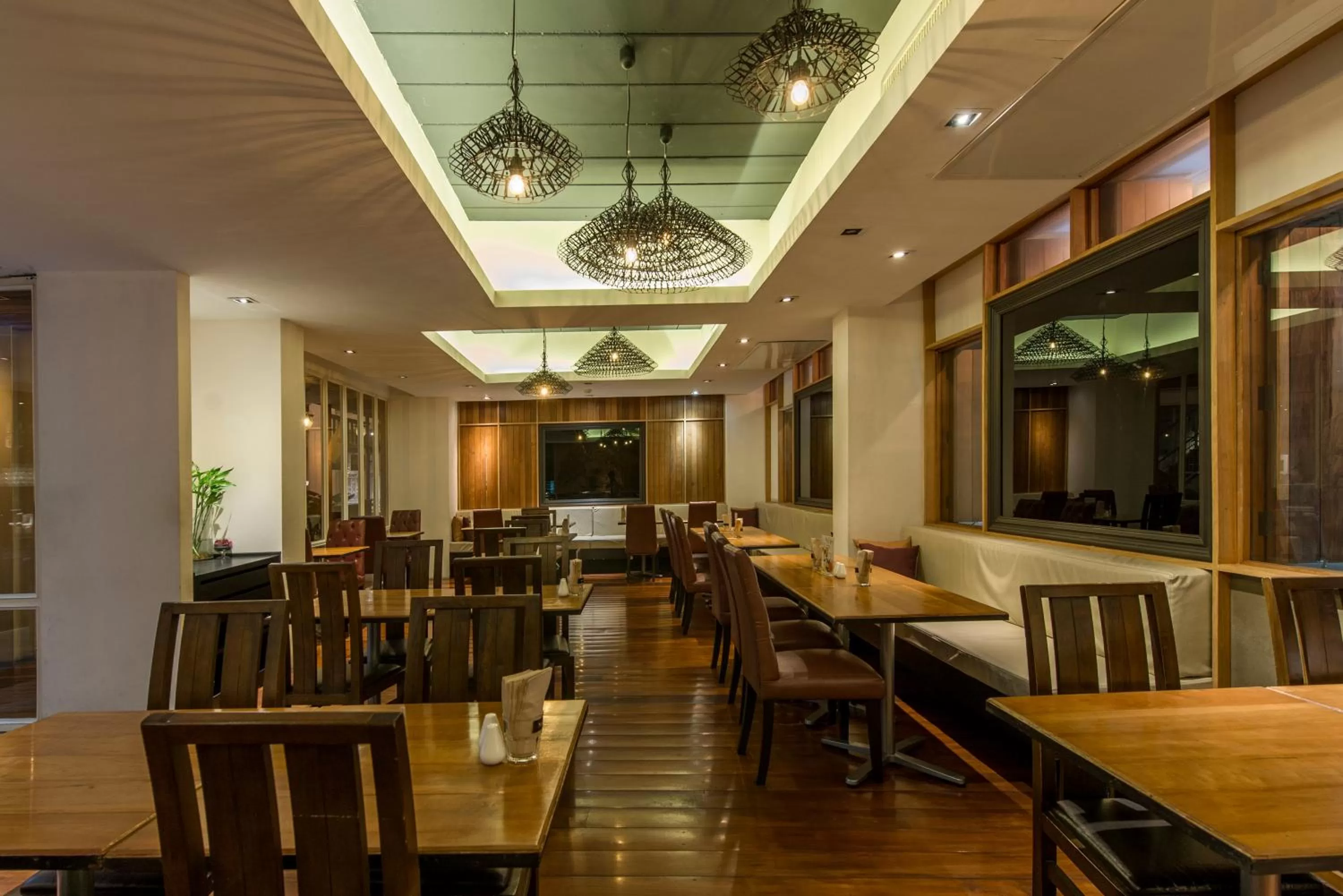 Restaurant/places to eat in Nanda Heritage Hotel