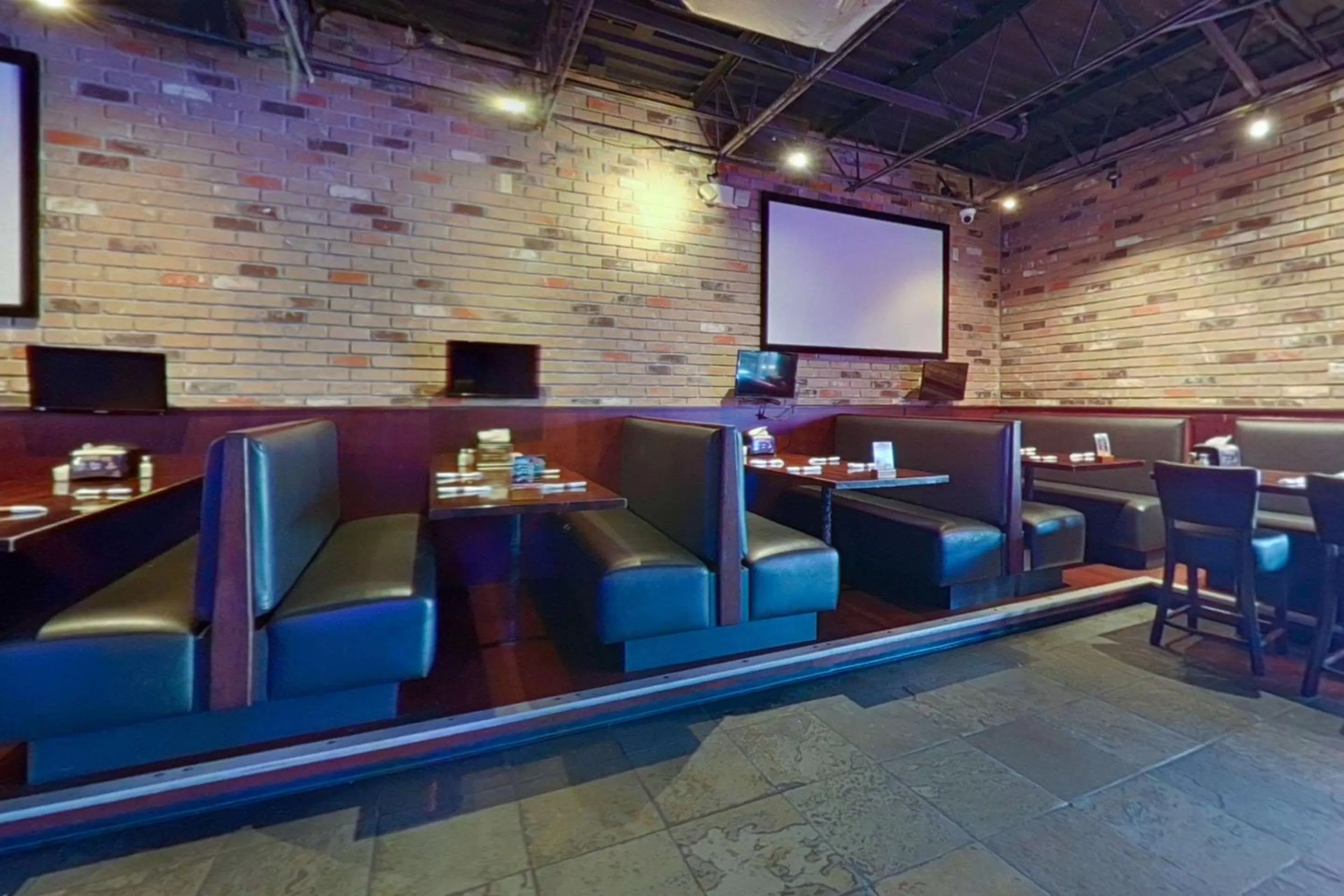 Restaurant/places to eat in Rodeway Inn & Suites Fort Lauderdale Airport & Cruise Port