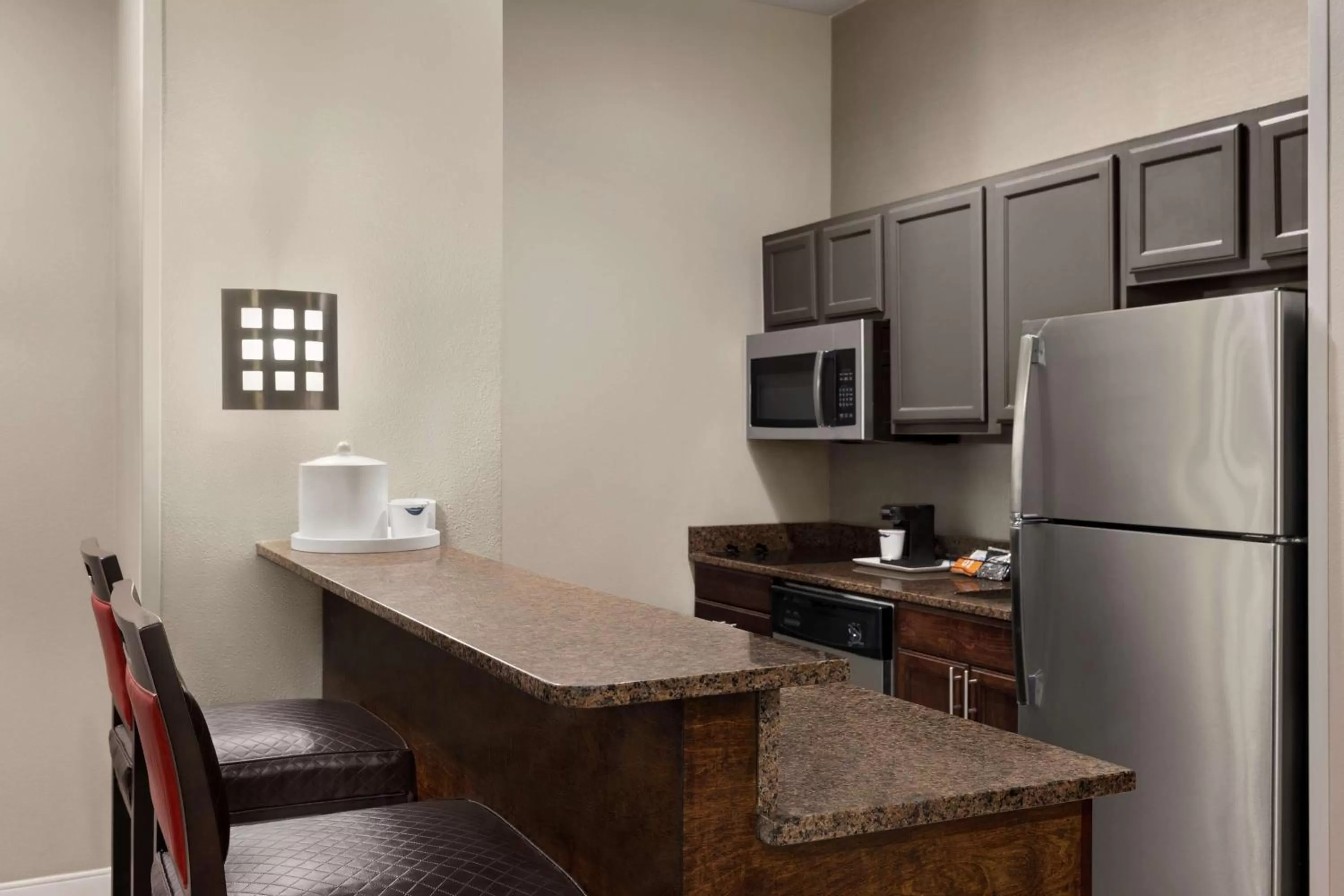Kitchen or kitchenette in Hampton Inn and Suites New Orleans Convention Center