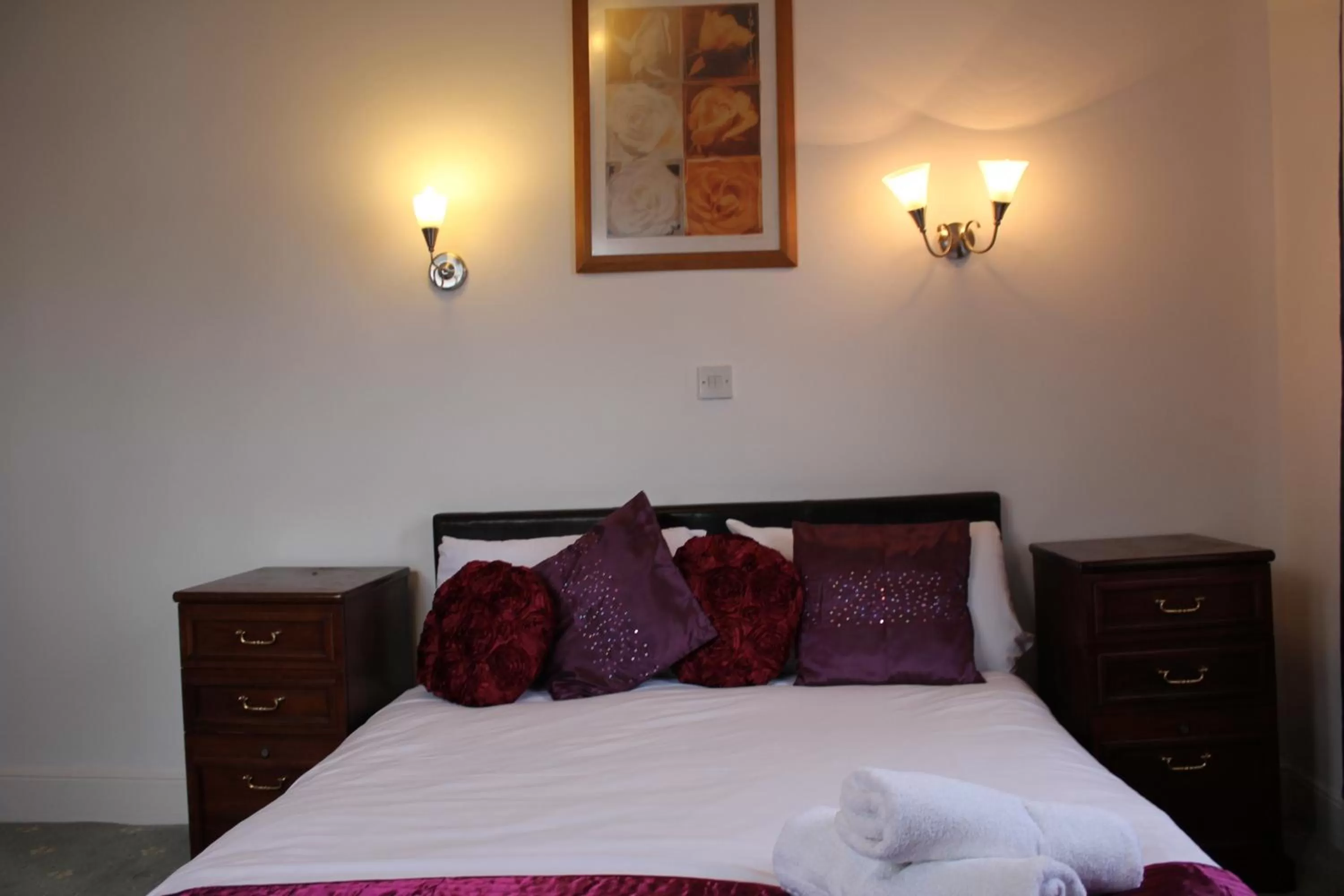 Bed in The George Hotel Stansted Airport