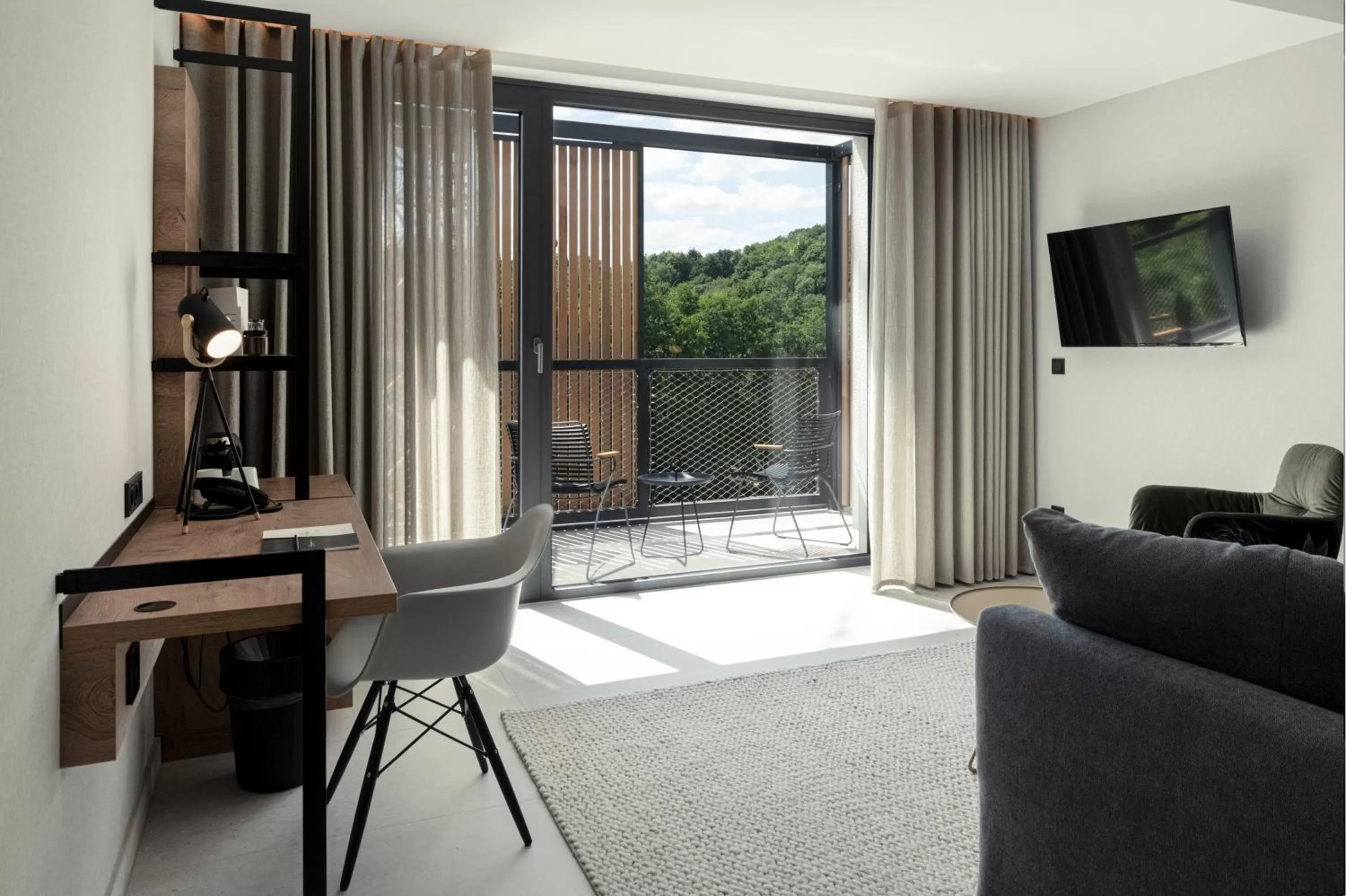 TV and multimedia in Hotel VierJahreszeiten am Seilersee