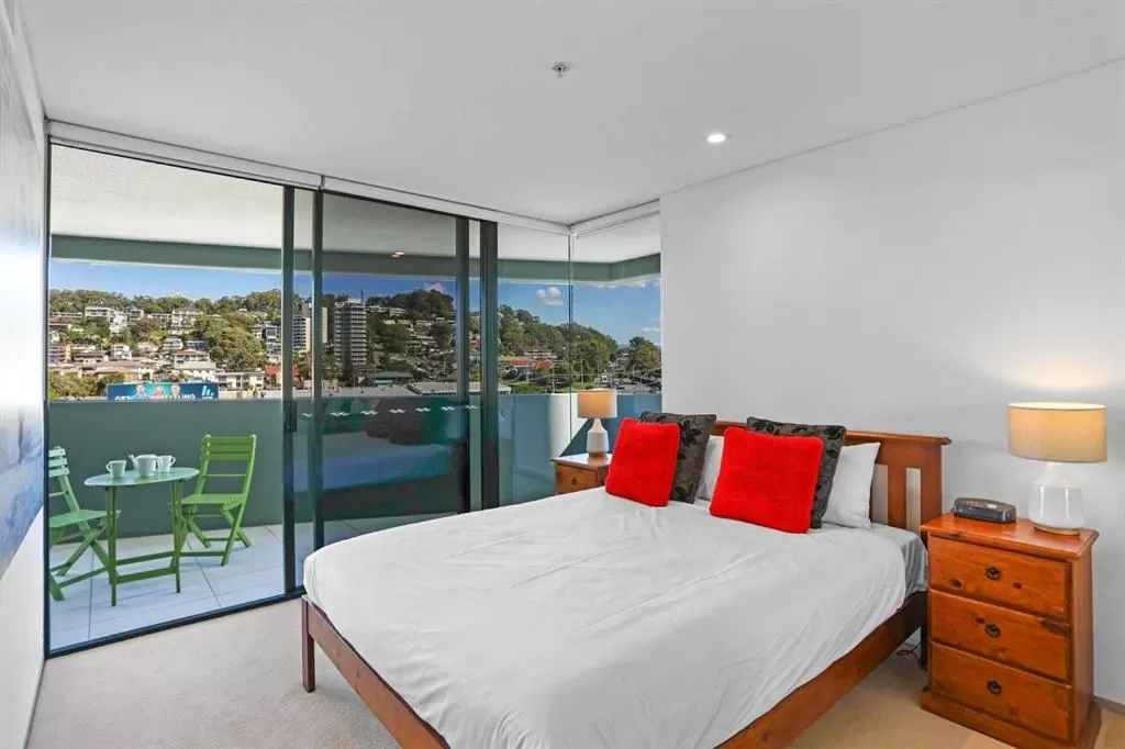 Bedroom, Bed in Ambience on Burleigh Beach