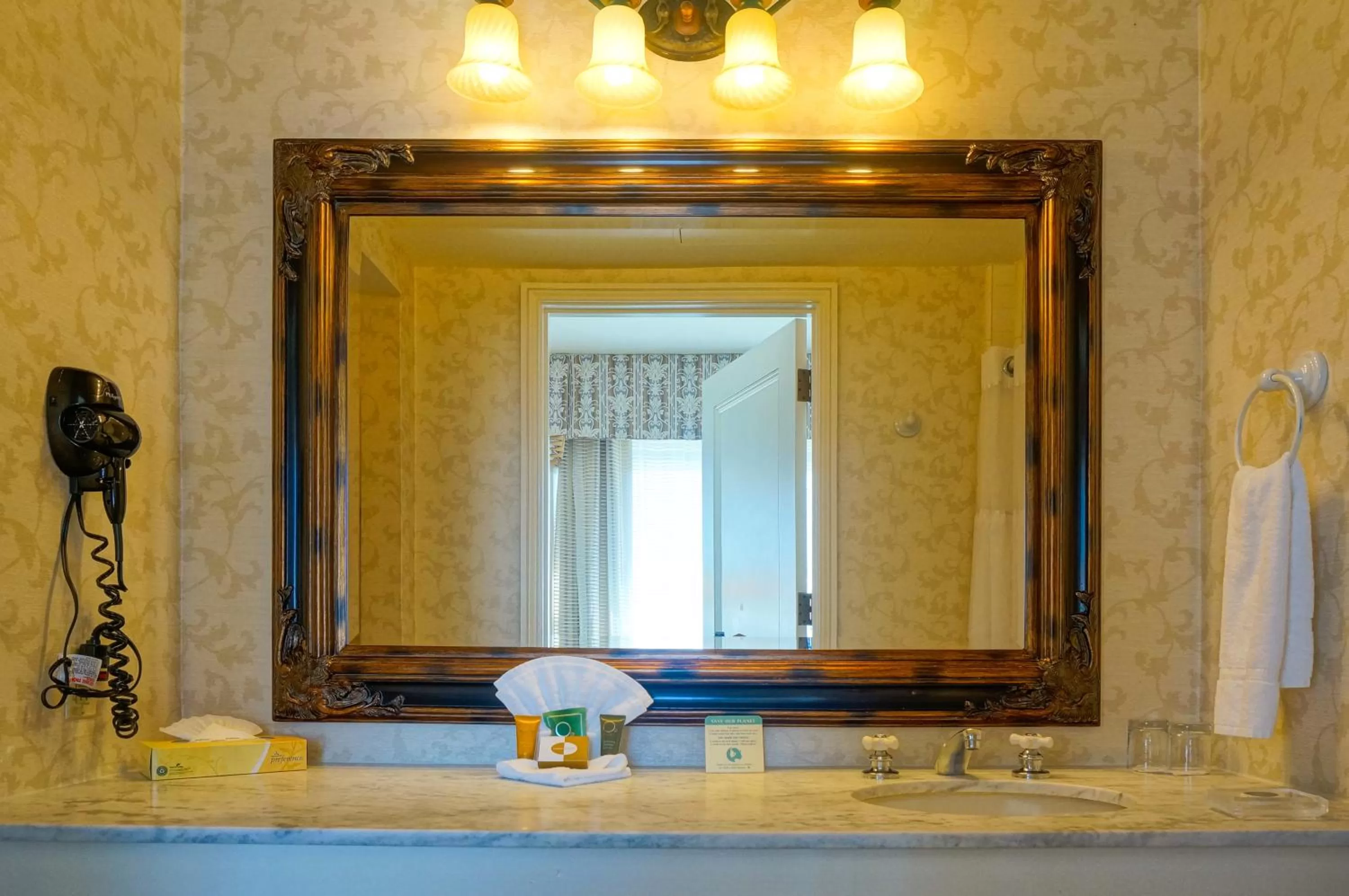 Bathroom in Gaslamp Plaza Suites