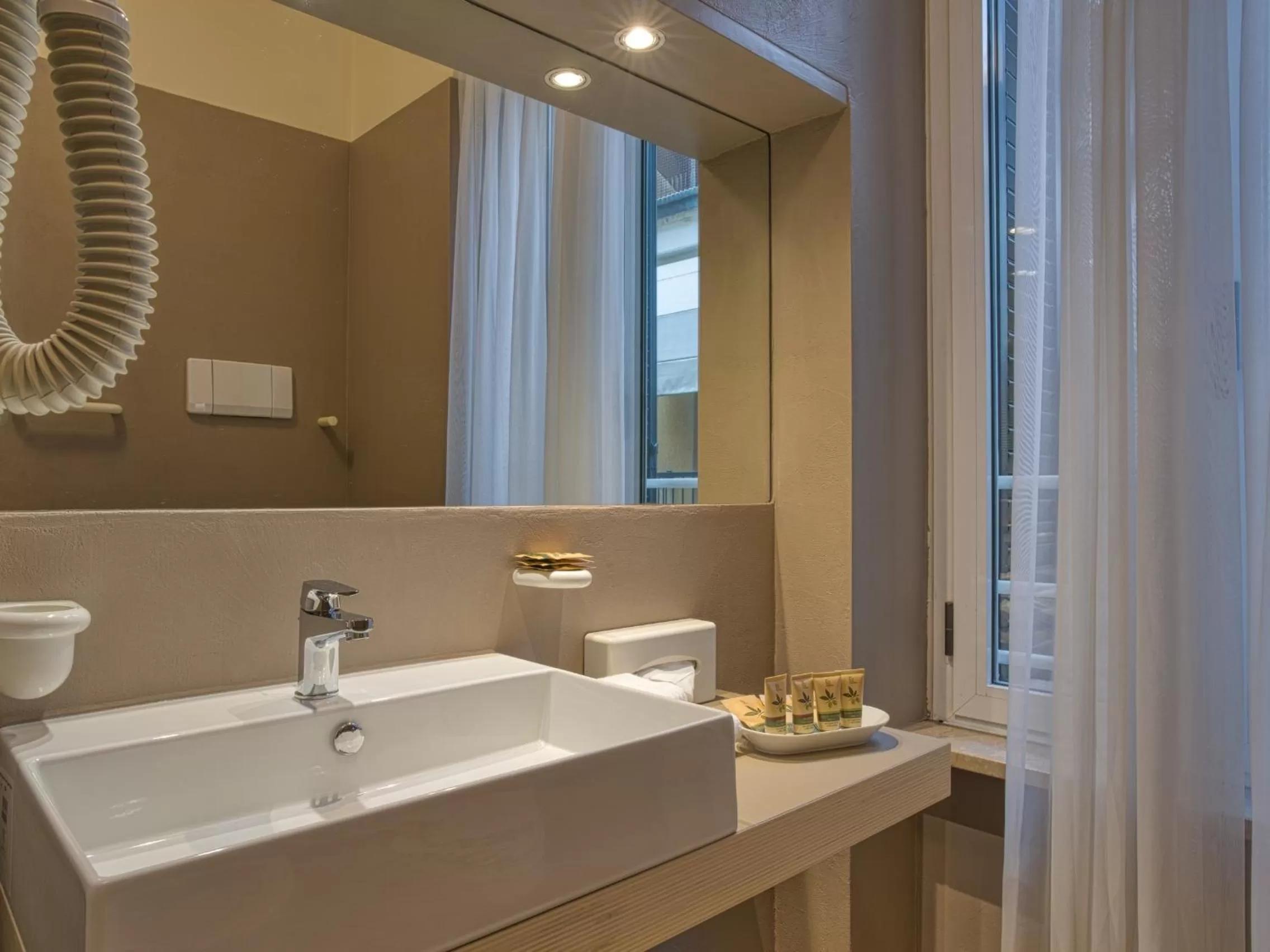 Bathroom in Hotel Piroscafo