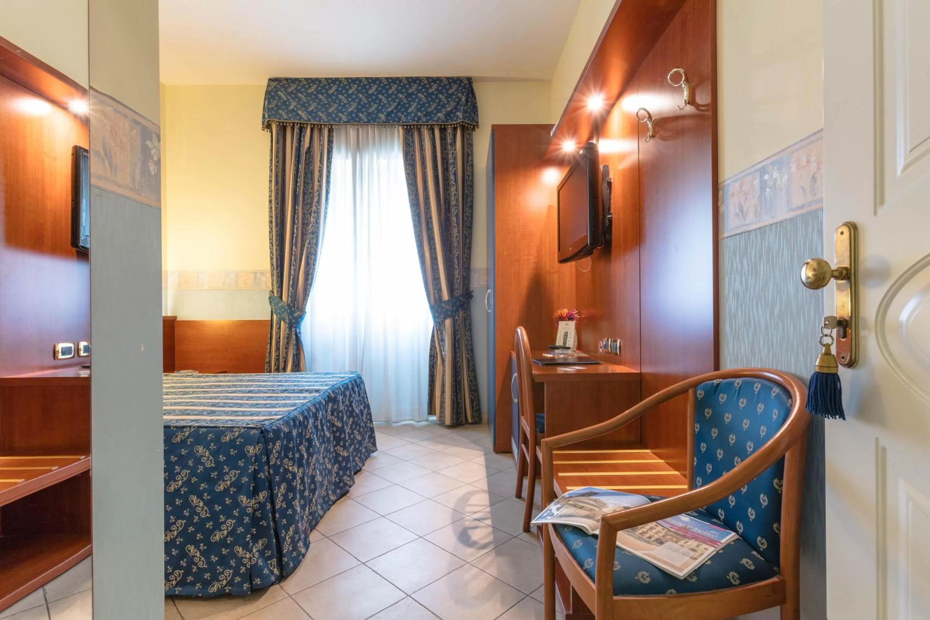 Day, Bed in Hotel Borgo Del Mare