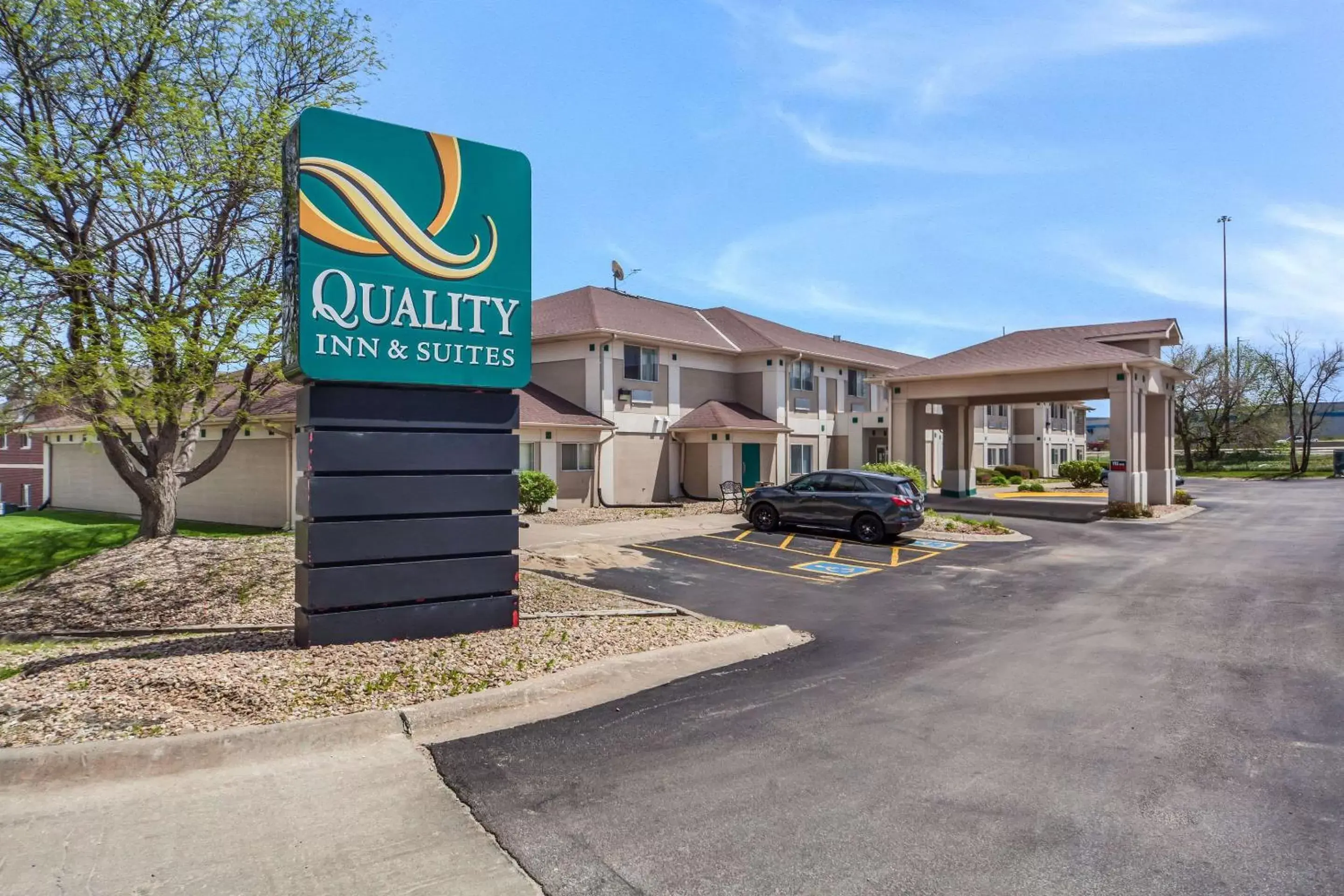 Quality Inn & Suites Omaha Chalco Quality Inn & Suites Omaha Chalco