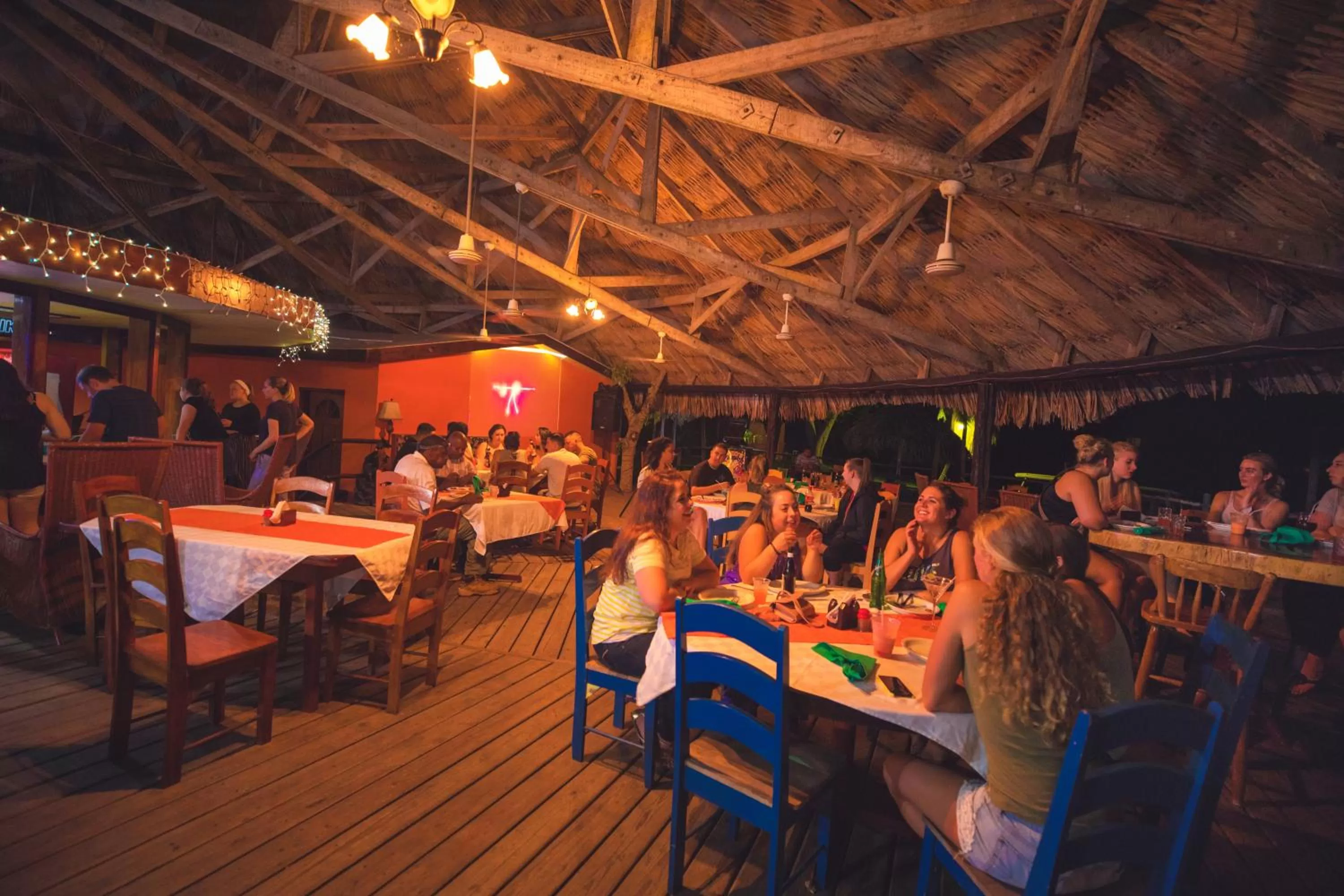 Restaurant/places to eat in Lamanai Hotel & Marina