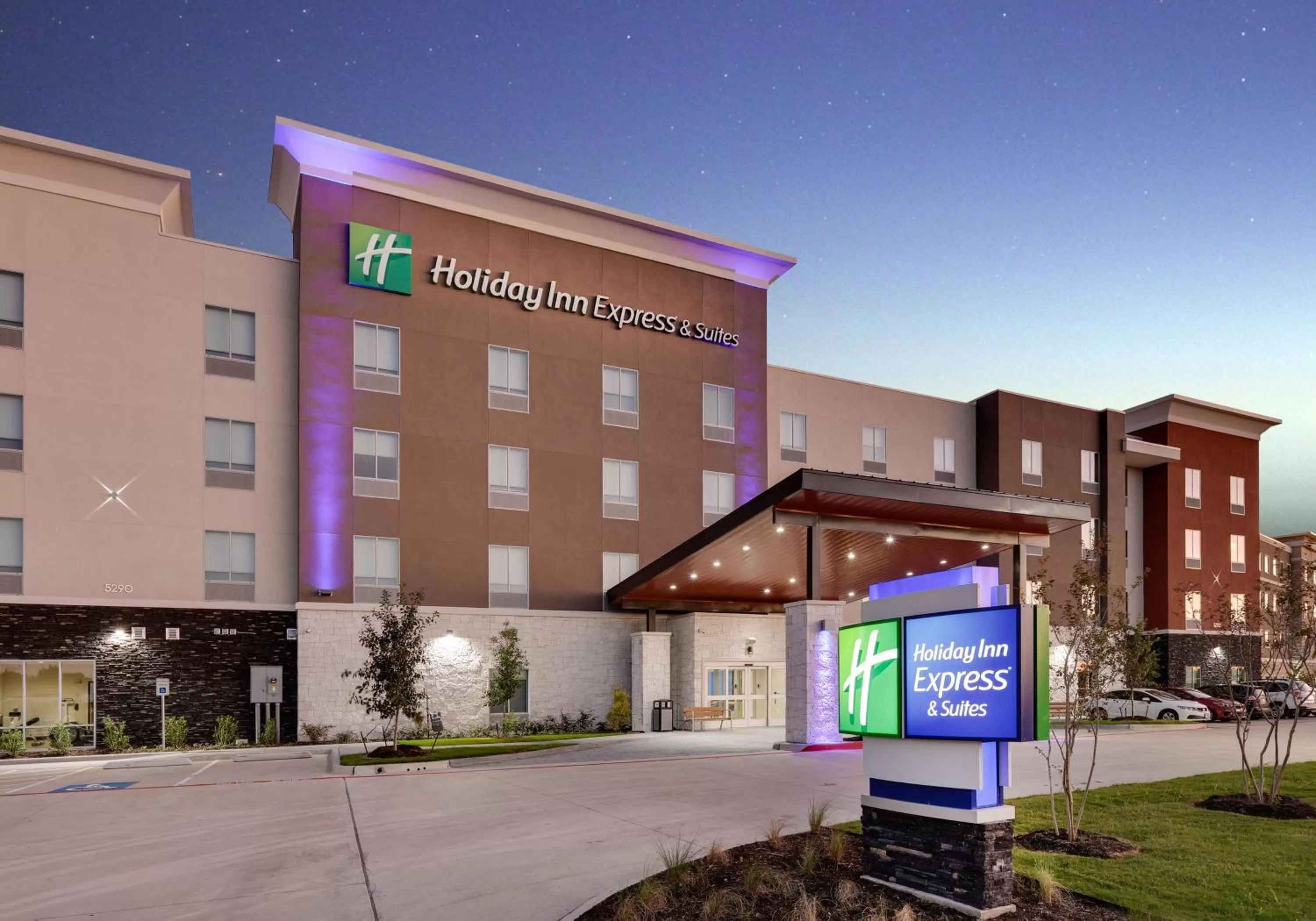 Property building in Holiday Inn Express & Suites - Plano - The Colony by IHG