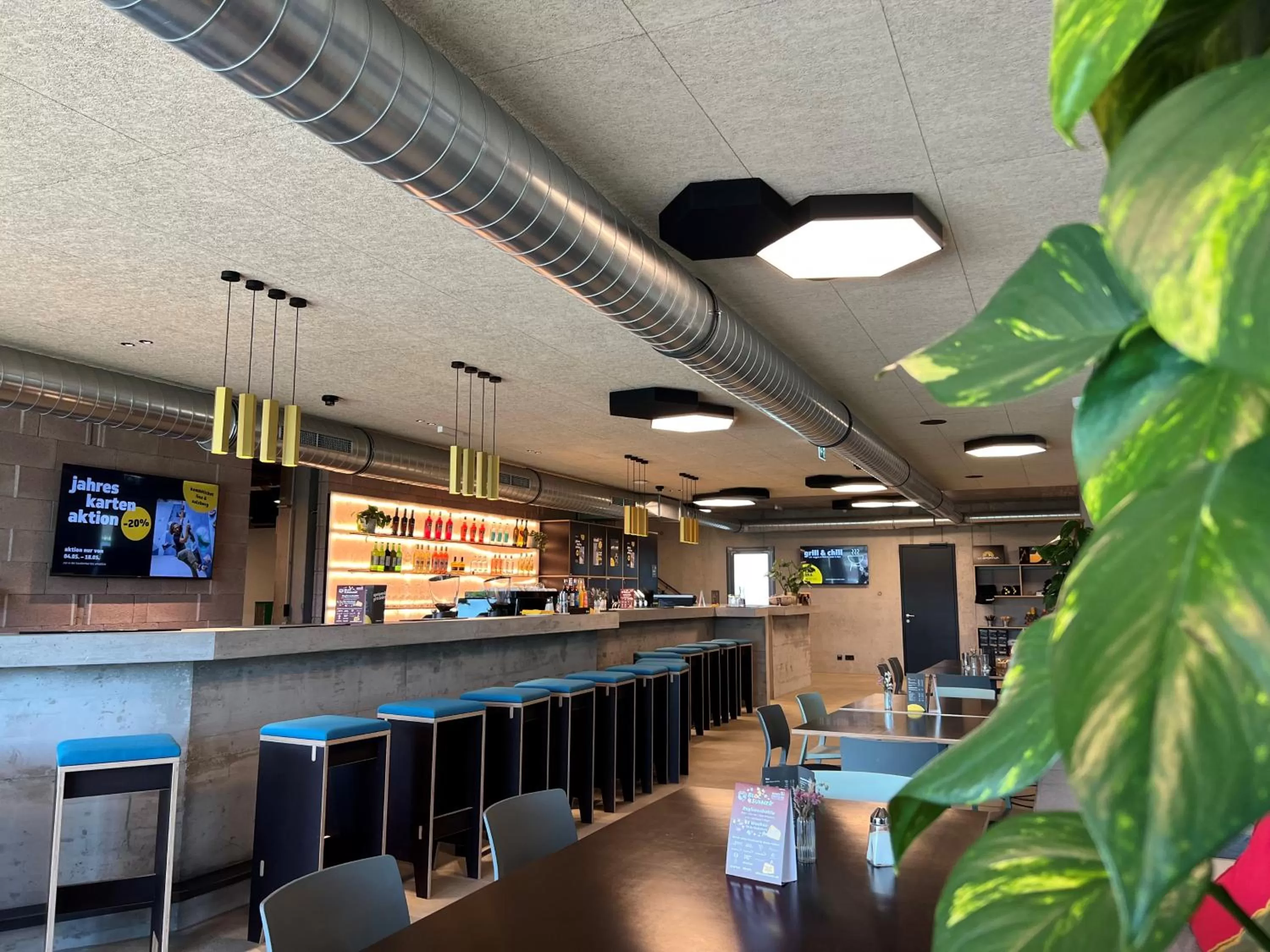 Lounge or bar in Boulderbar Hotel Self-Check in