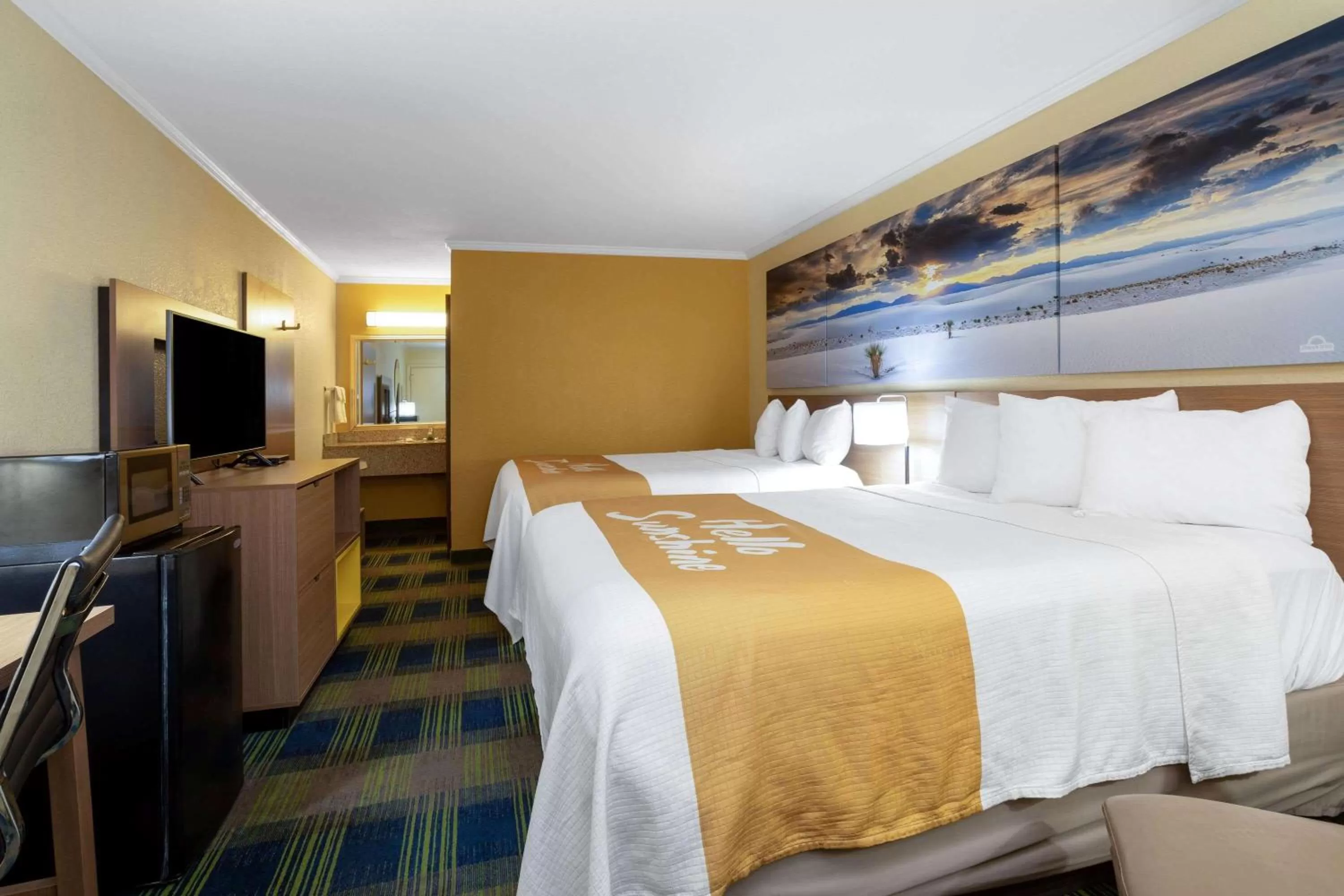 Photo of the whole room, Bed in Days Inn by Wyndham Alamogordo White Sands