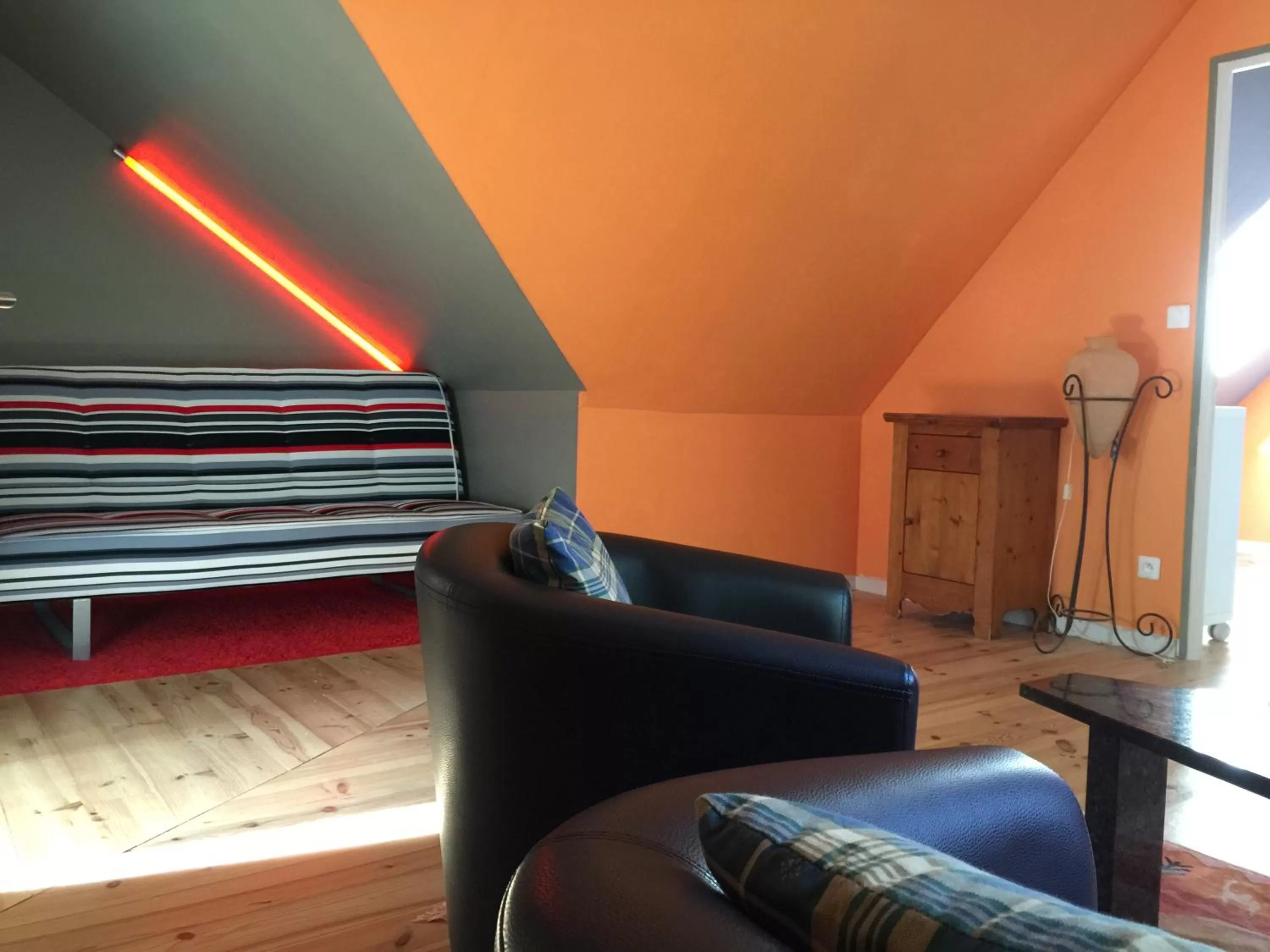 Living room, Bed in La Caronnière