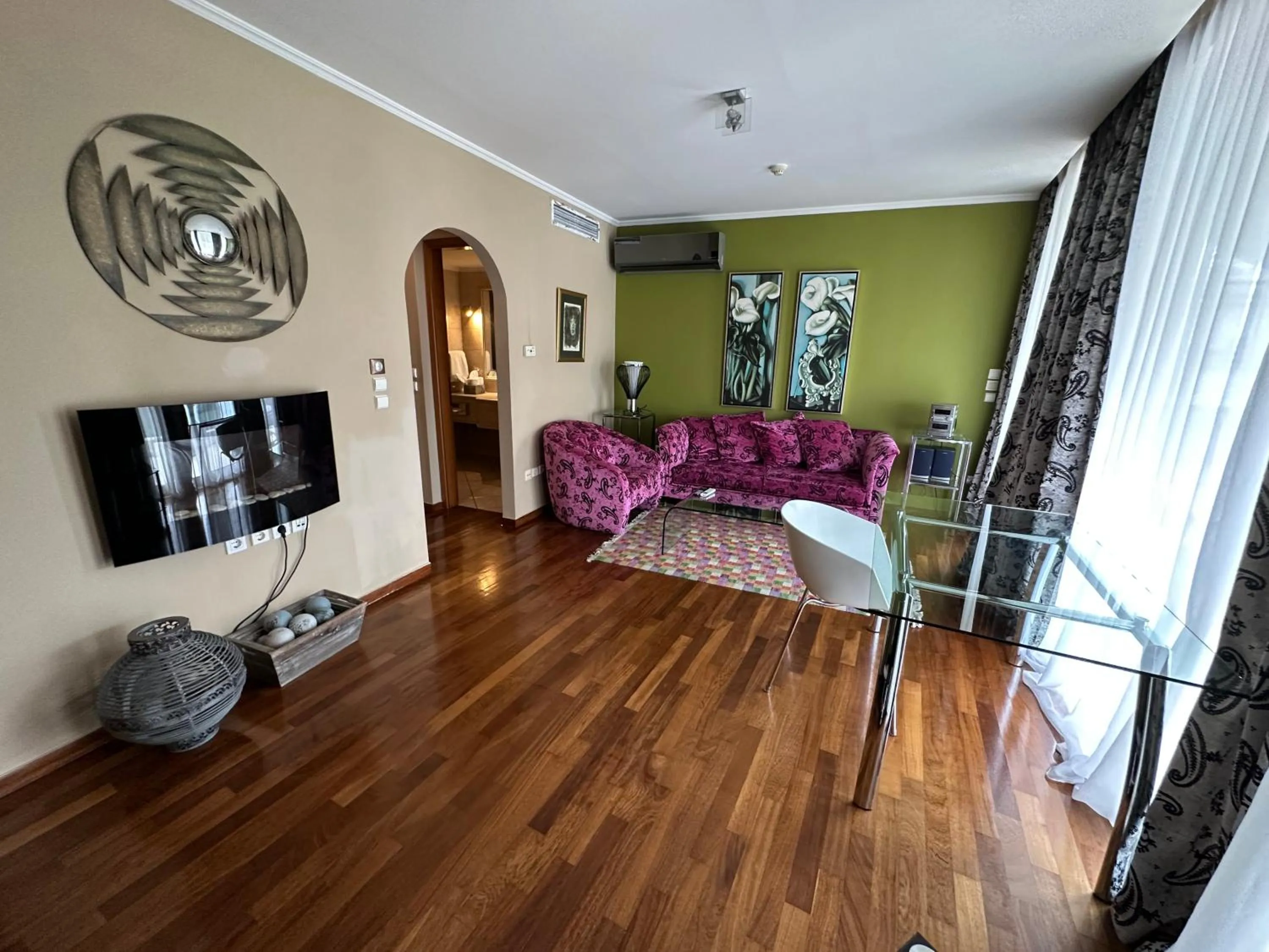 TV and multimedia in Andromeda Suites