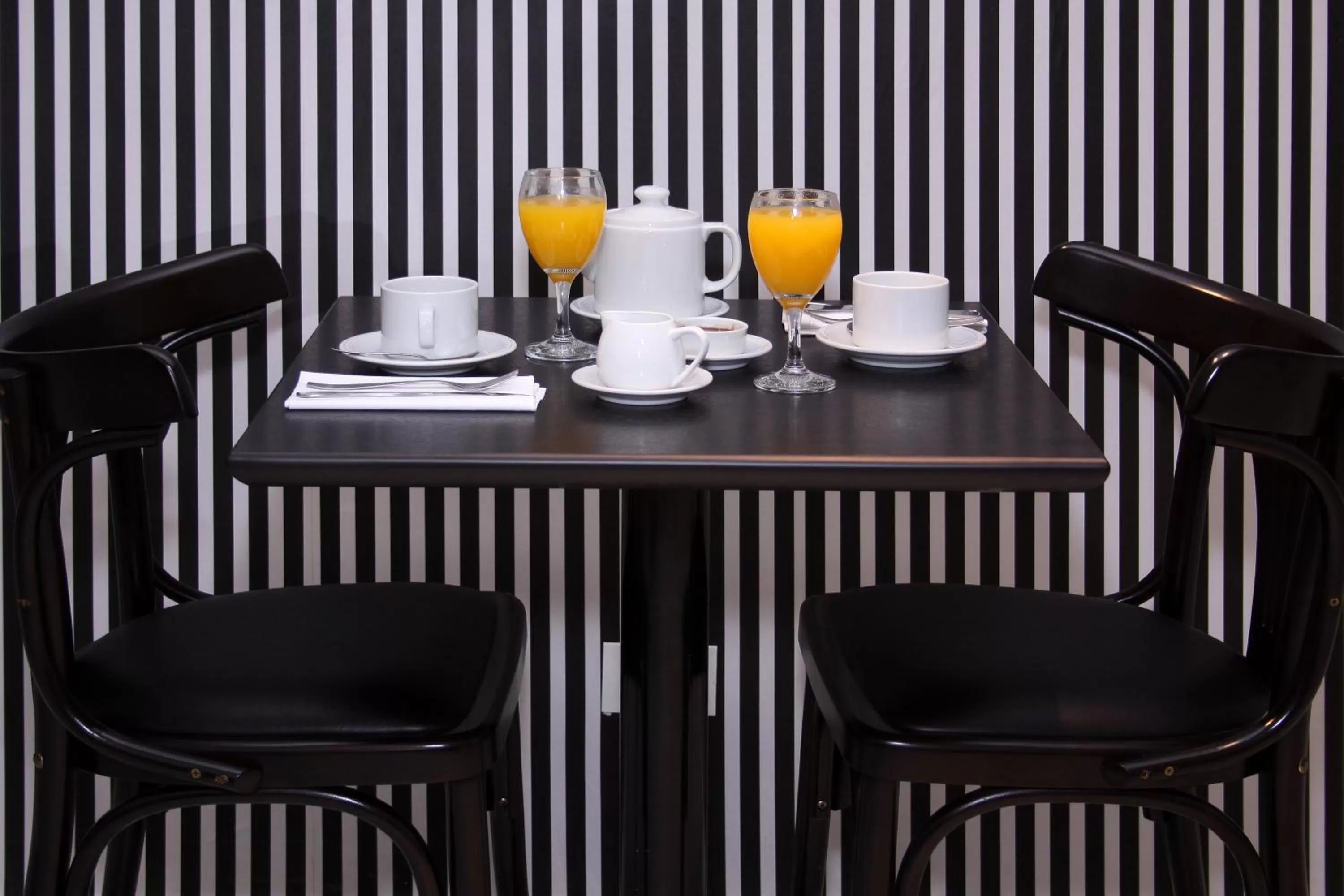 Lounge or bar in San Isidro Plaza Hotel