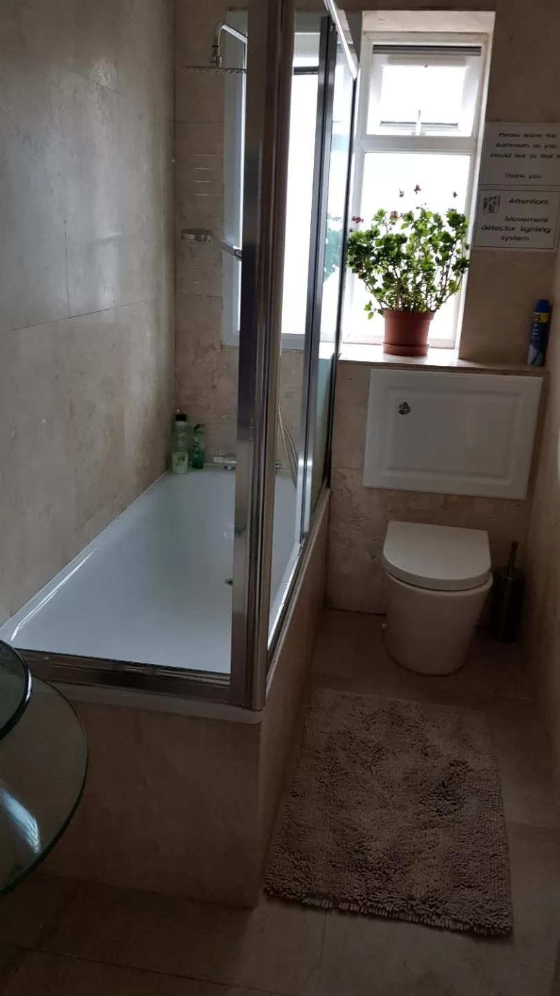 Bathroom in Hour Glass Hotel