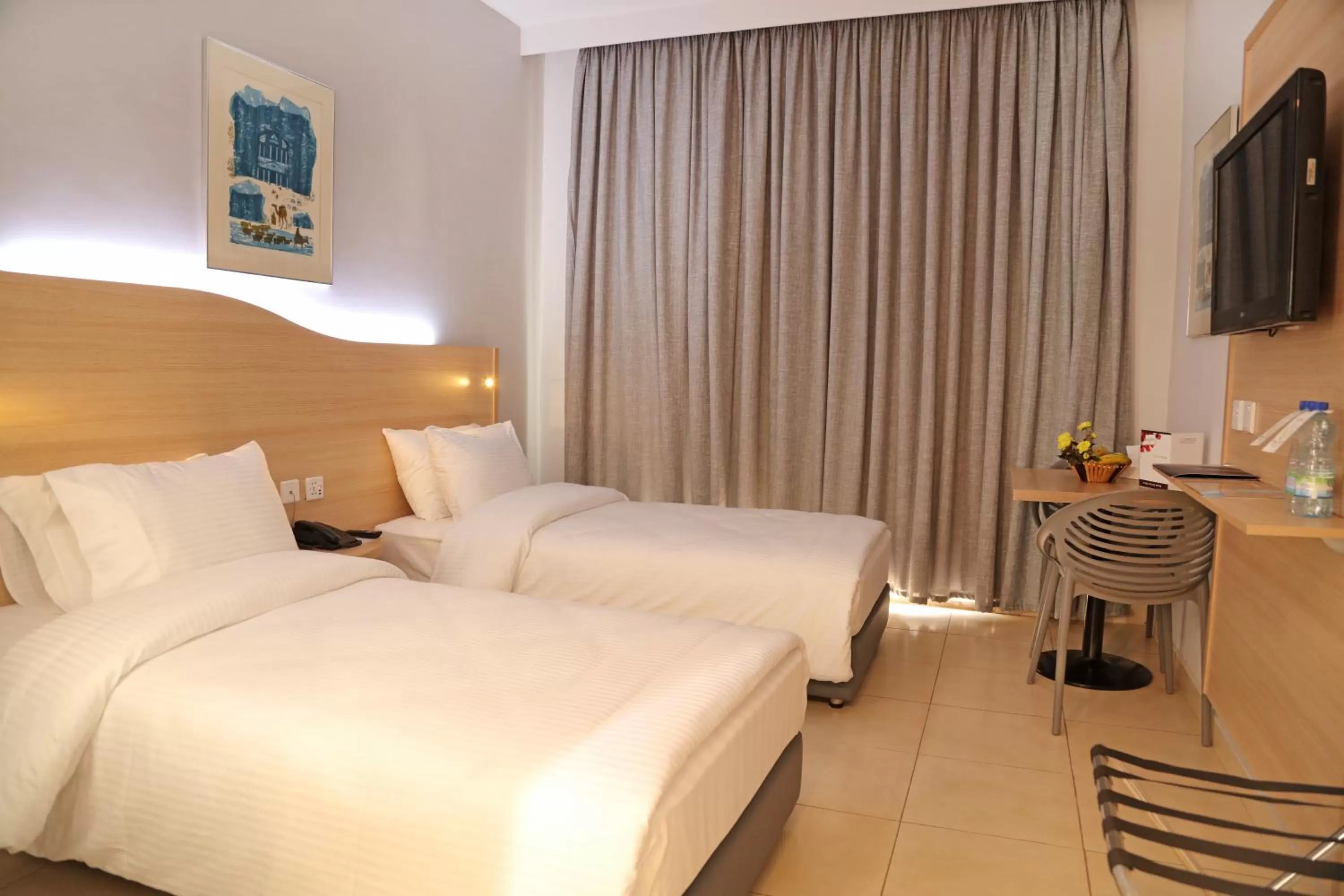 Shower, Bed in Golden Tulip Aqaba