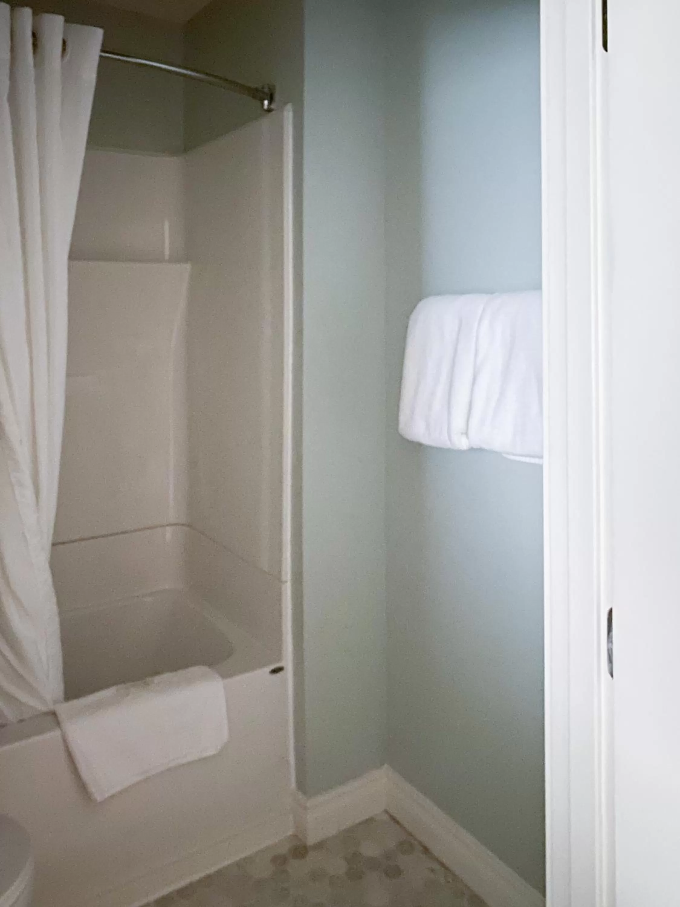 The Bayview Motel - Fort Frances, ON - Lakeside Motel