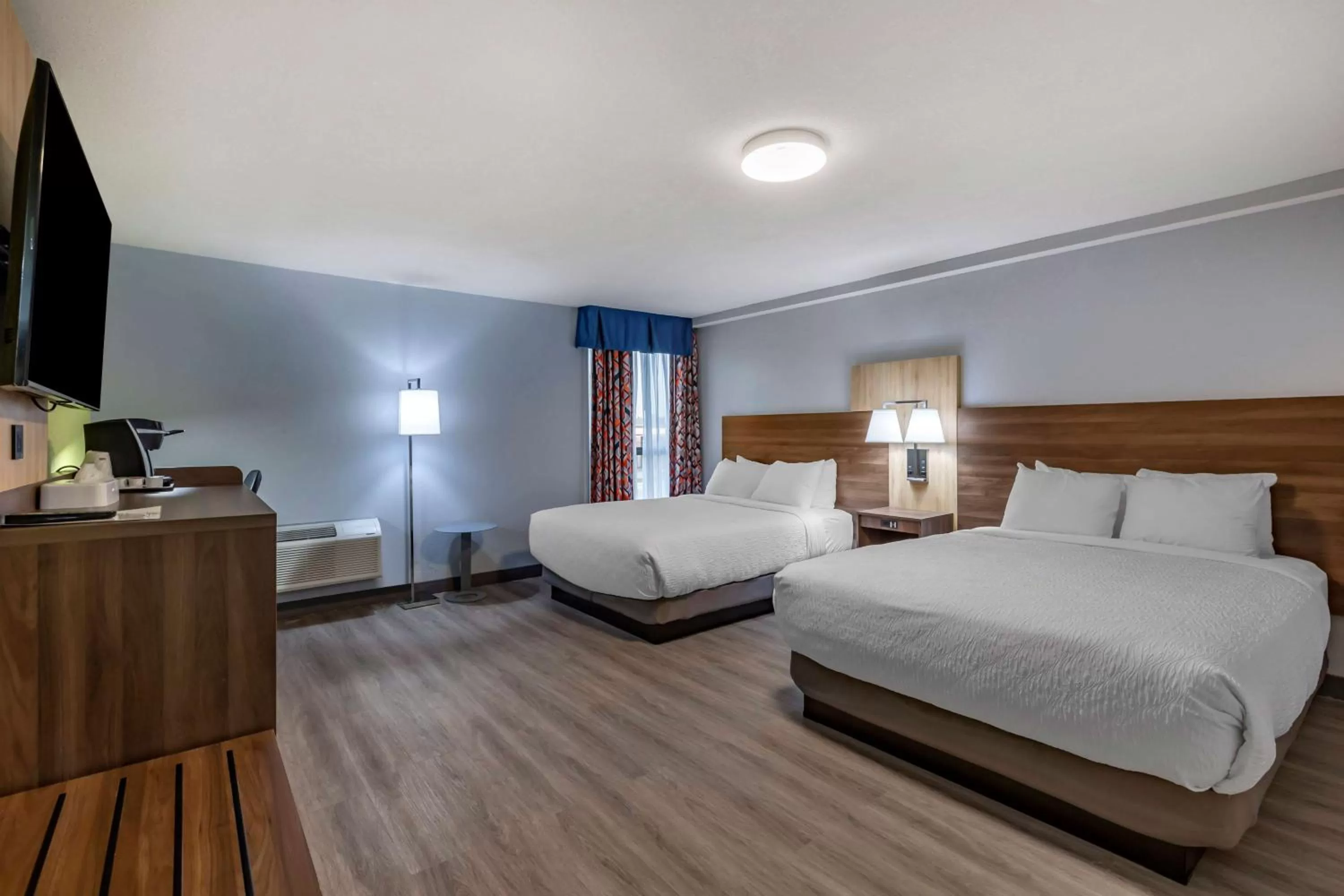 Bed in Best Western Plus St. Louis West-Westport