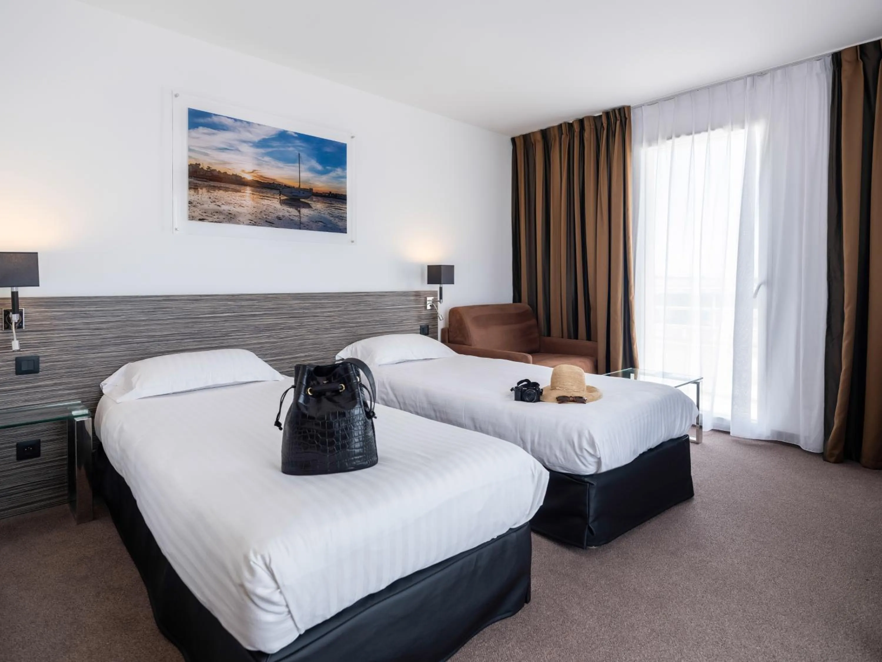 Bedroom, Bed in Golden Tulip La Baule Hotel and Residence