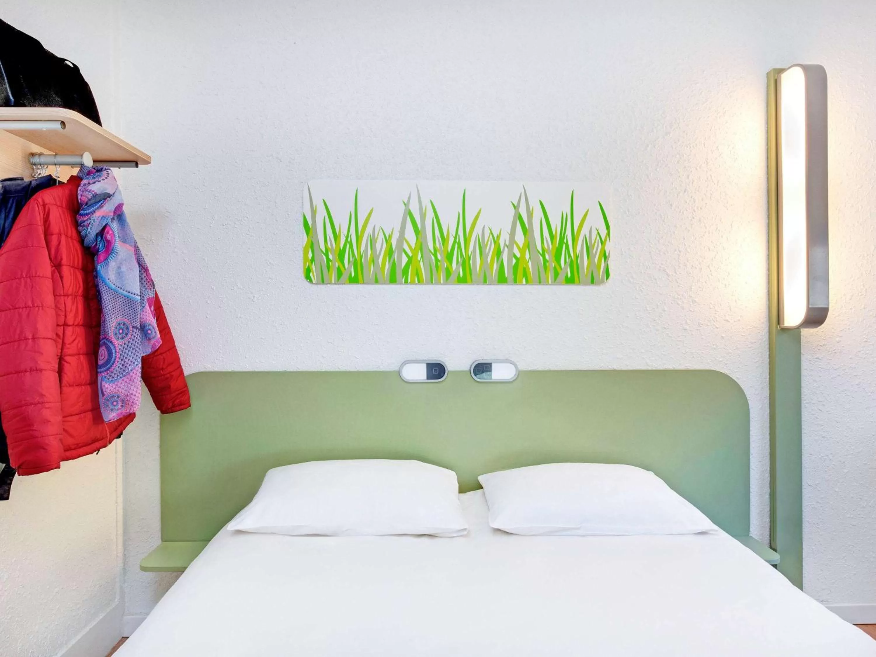 Photo of the whole room, Bed in Hotel Ibis Budget Vichy