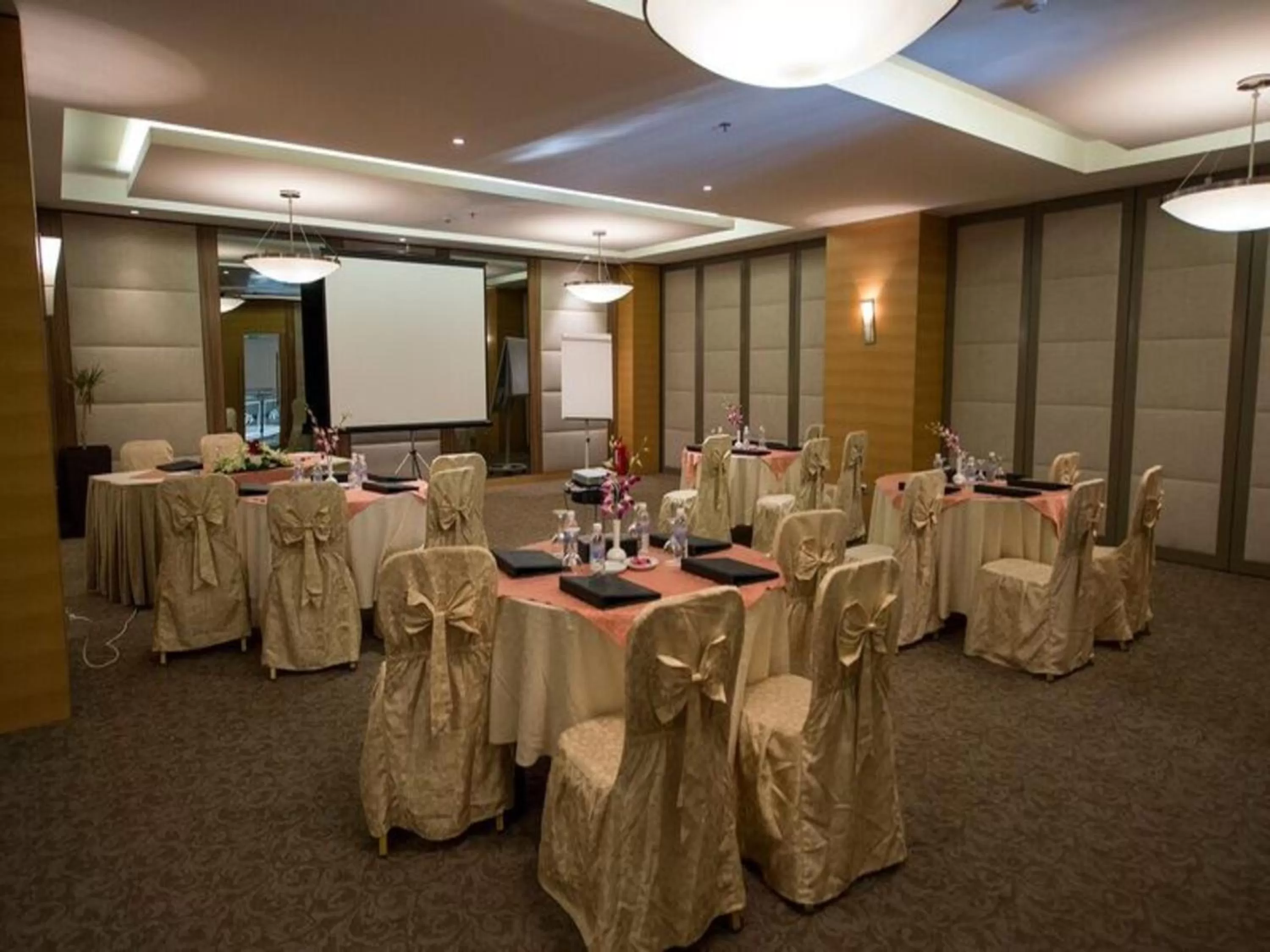 Banquet/Function facilities in Executives Hotel - Olaya