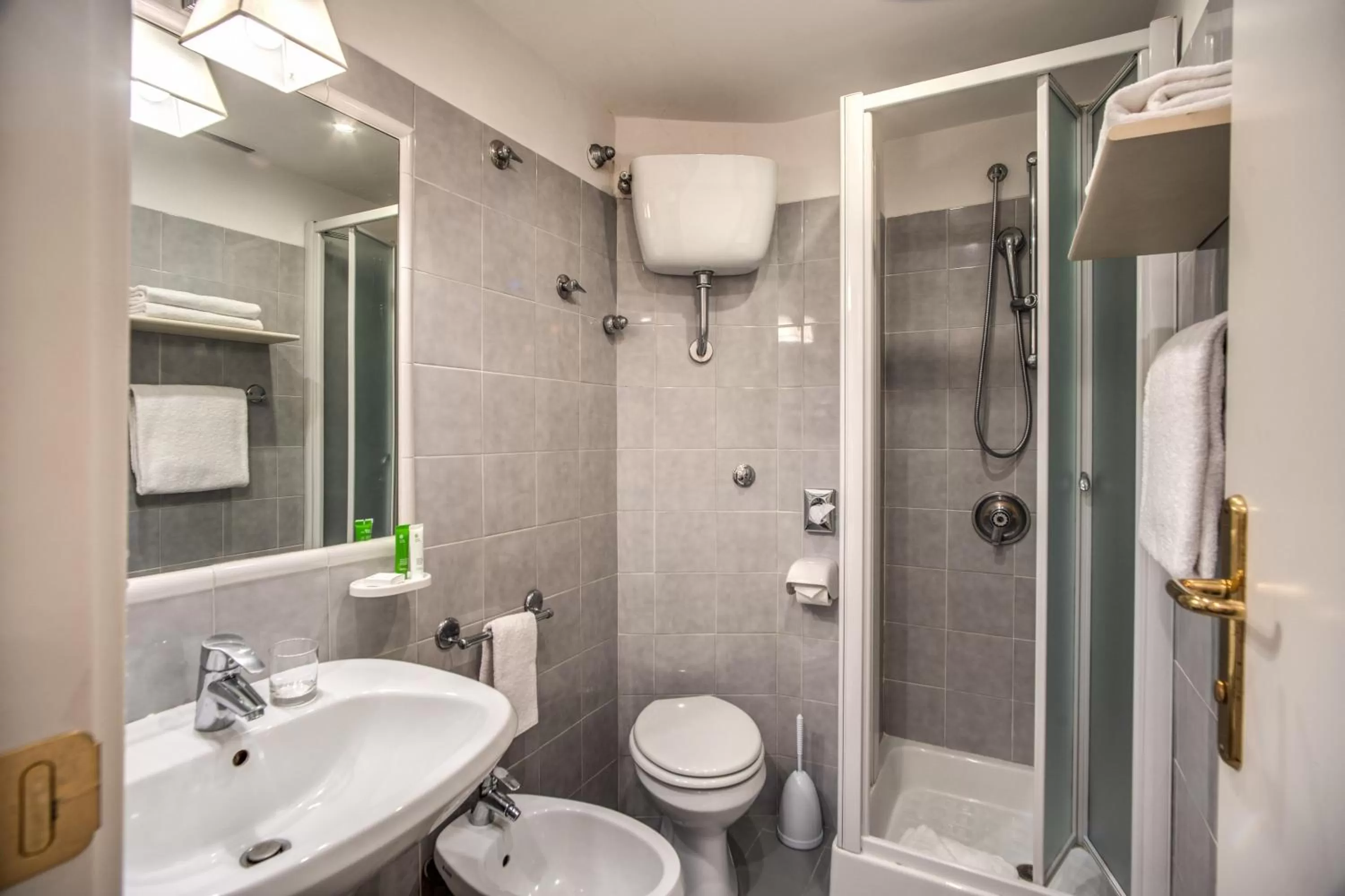 Shower in Hotel Napoleon