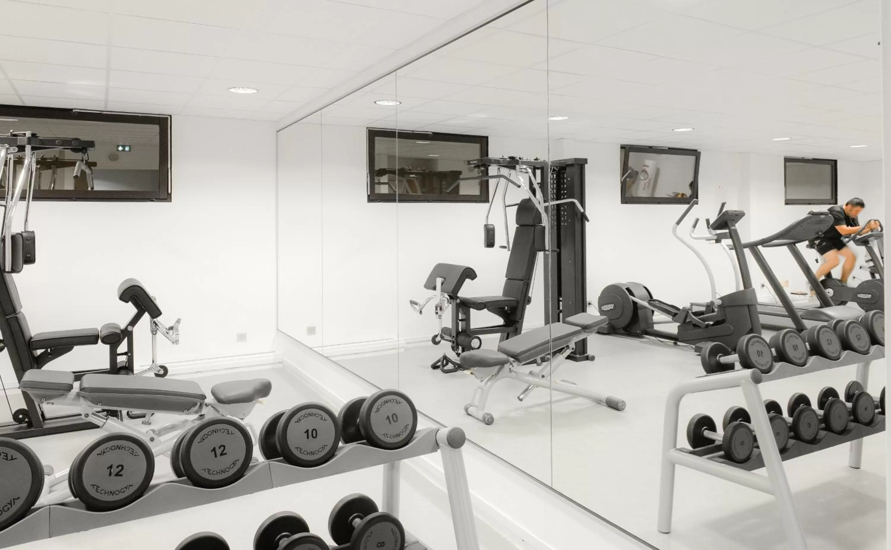 Fitness centre/facilities in IBIS Port de plaisance