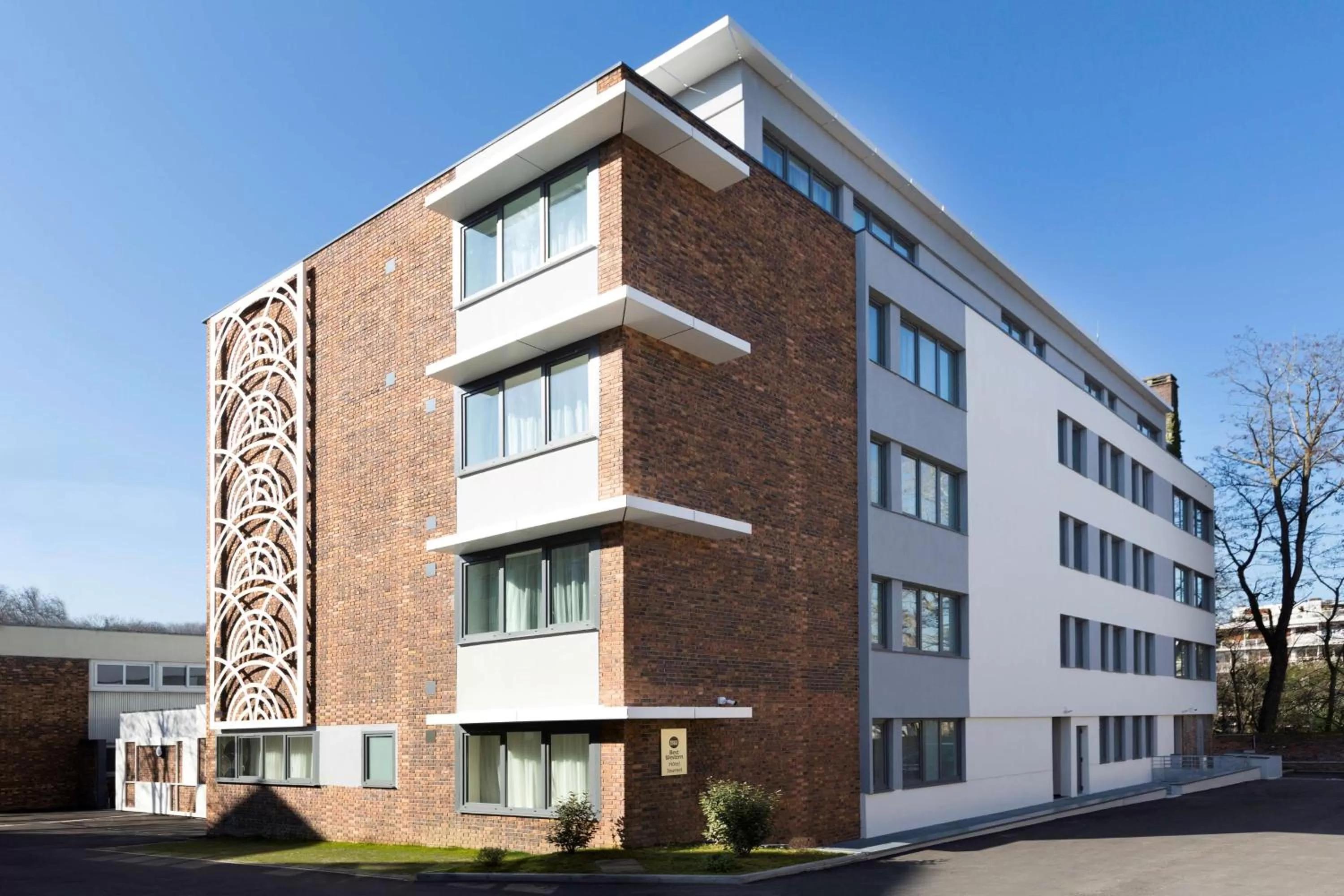 Property building in Best Western Hôtel Journel Paris Sud