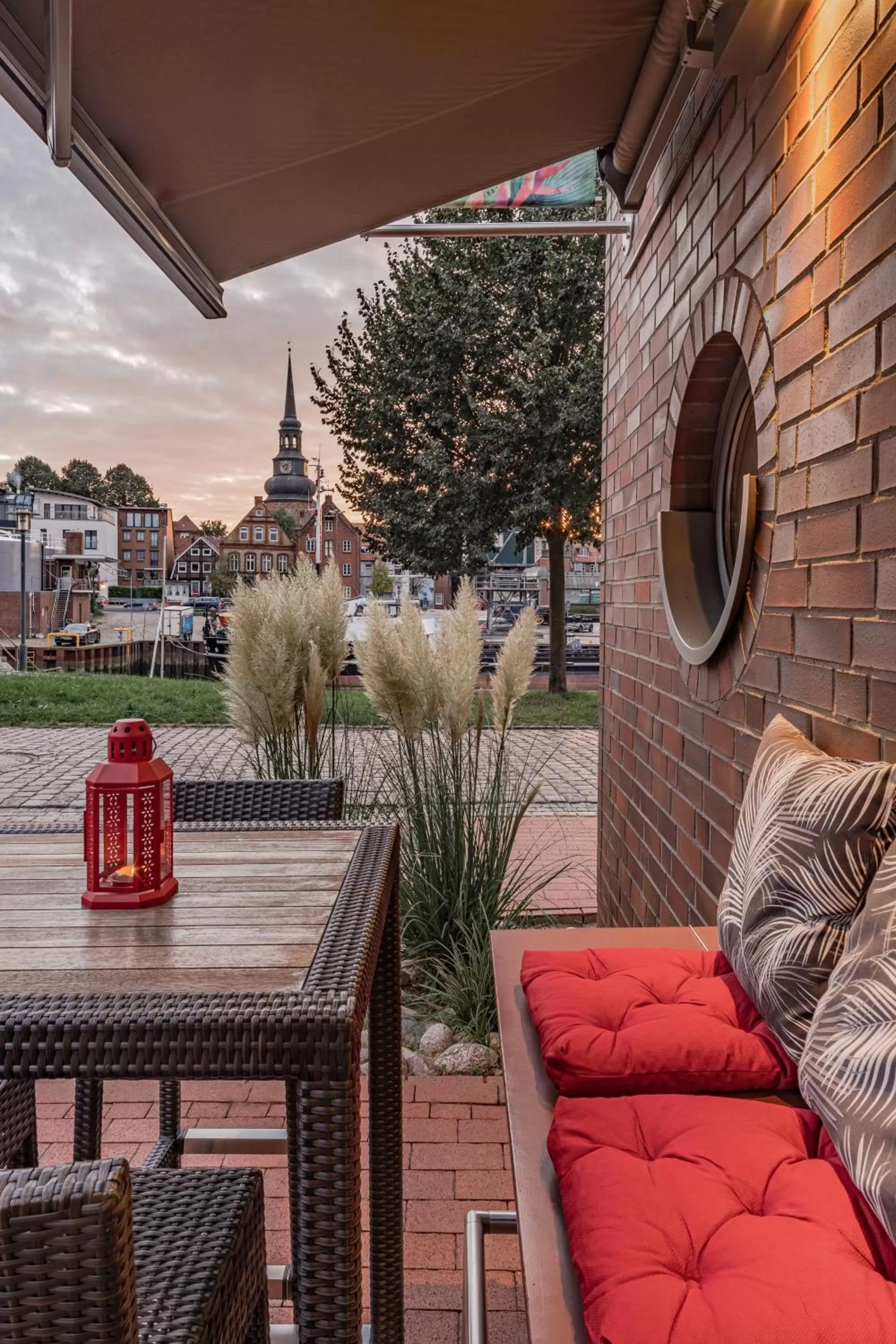 Restaurant/places to eat in Hotel Stadthafen Stade