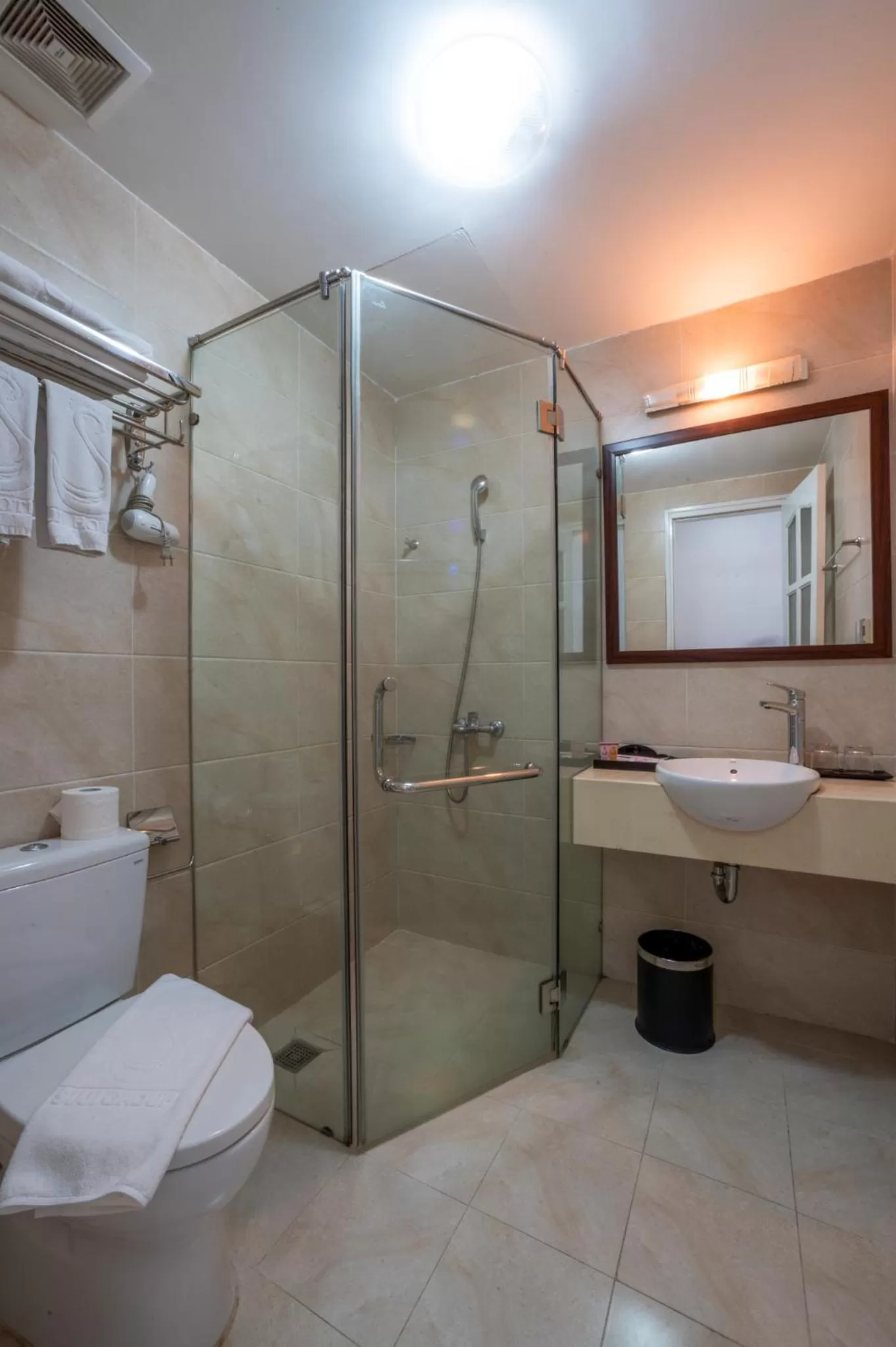 Bathroom in Hanoi Suji Hotel