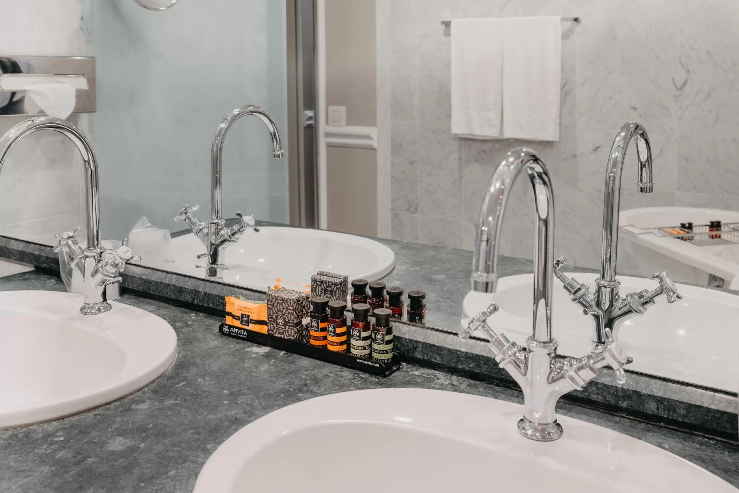 Shower in Hotel Manos Premier