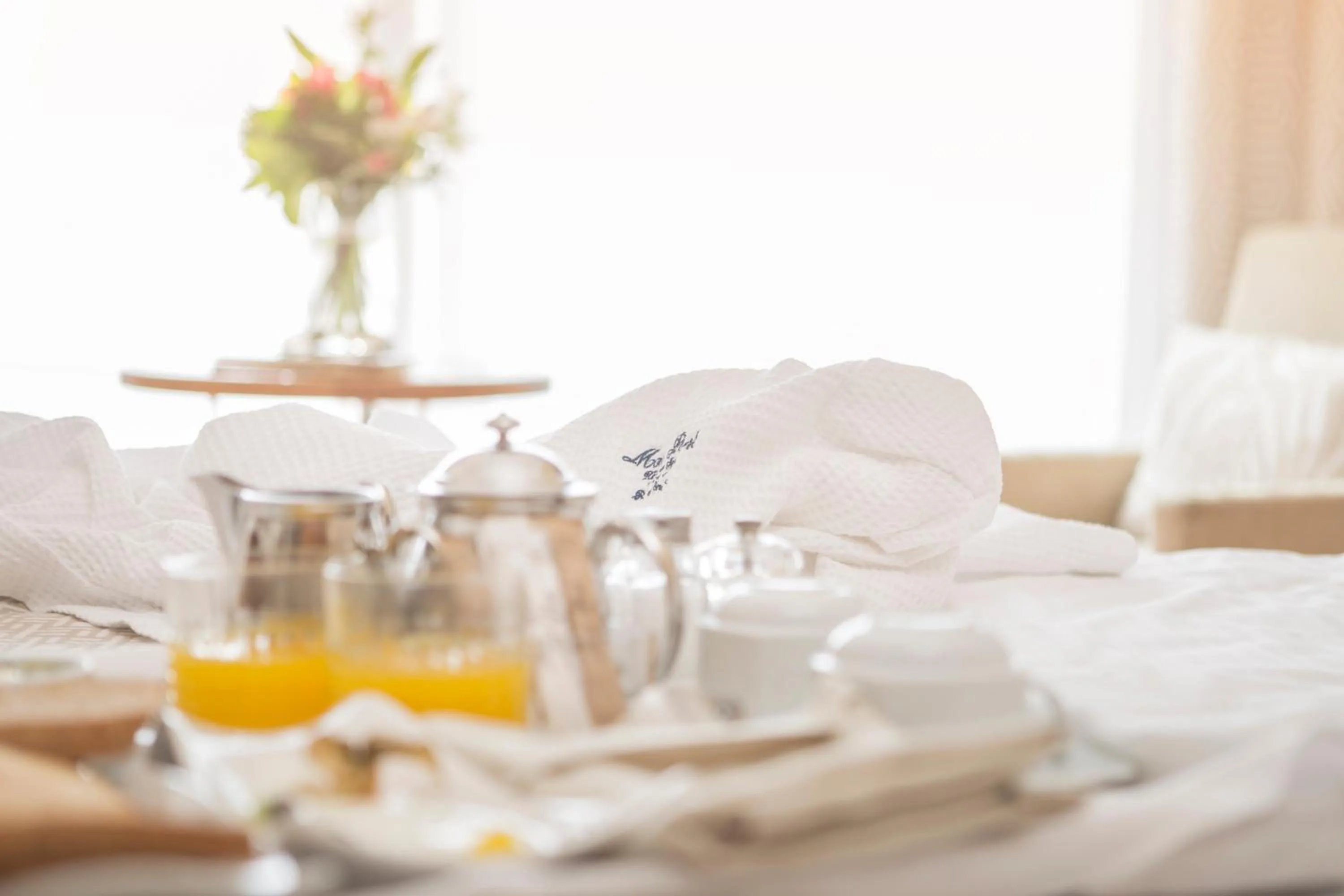 Food and drinks, Bed in Mon Port Hotel & Spa