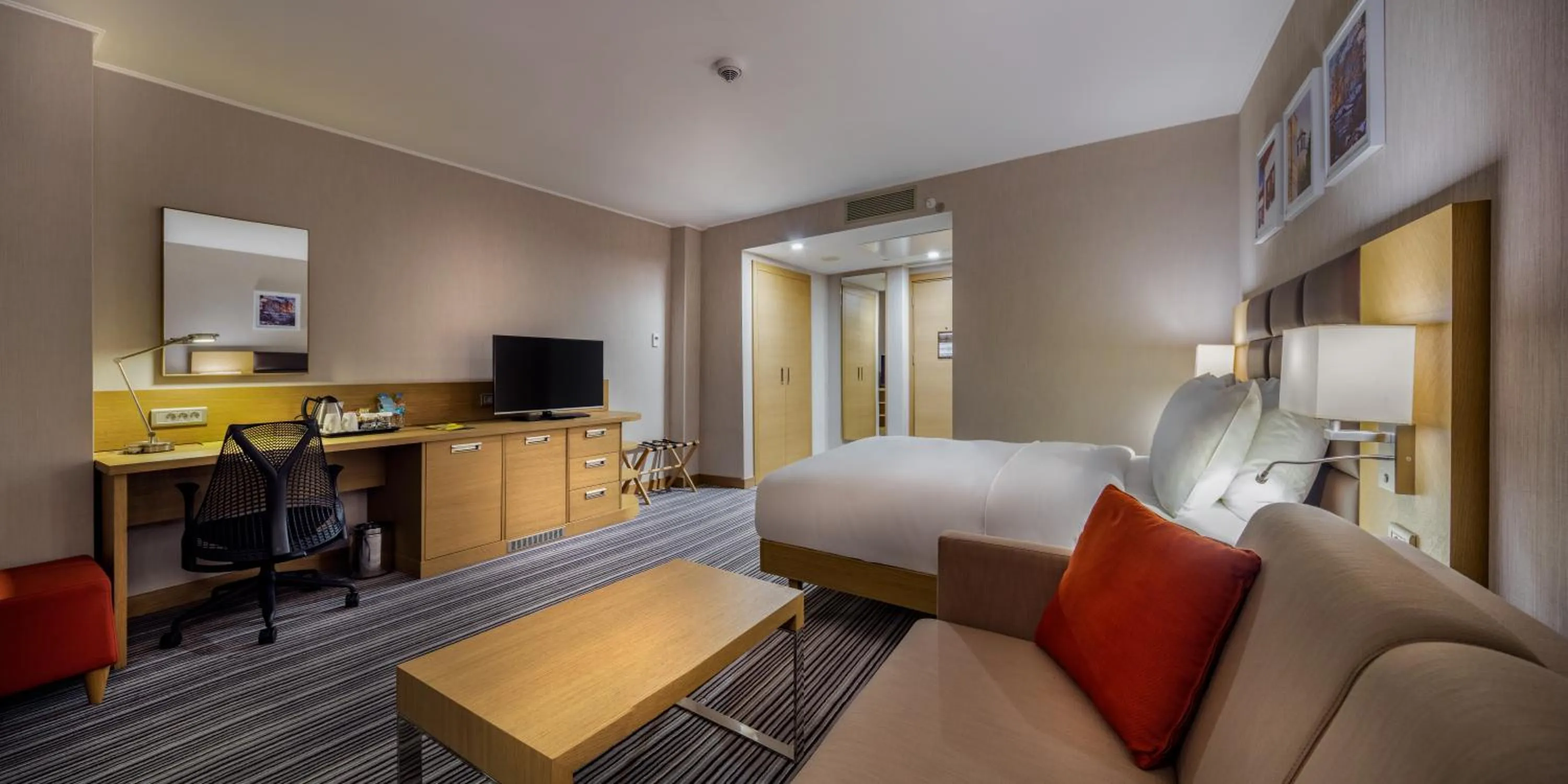 Photo of the whole room, Bed in Hilton Garden Inn Safranbolu