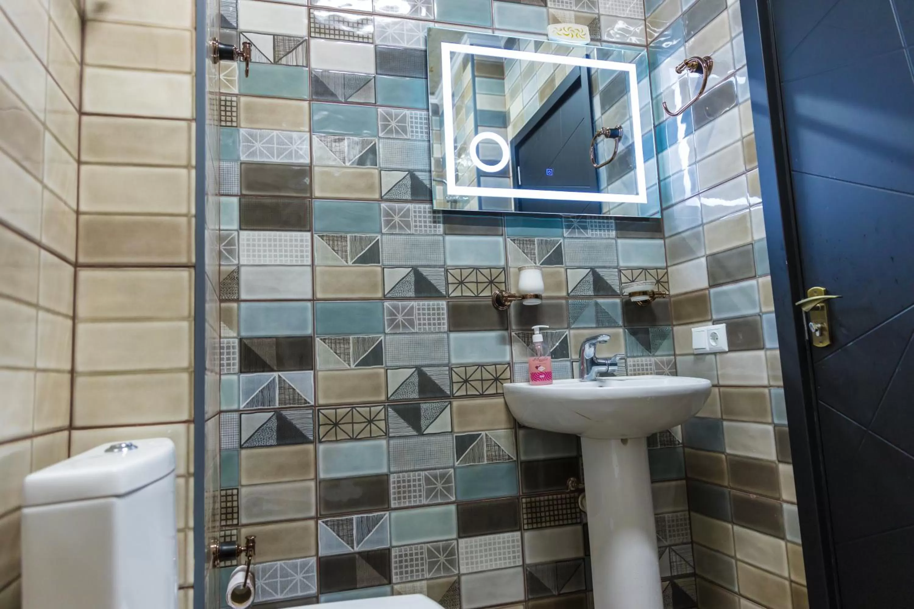 Bathroom in TJ GARDENS