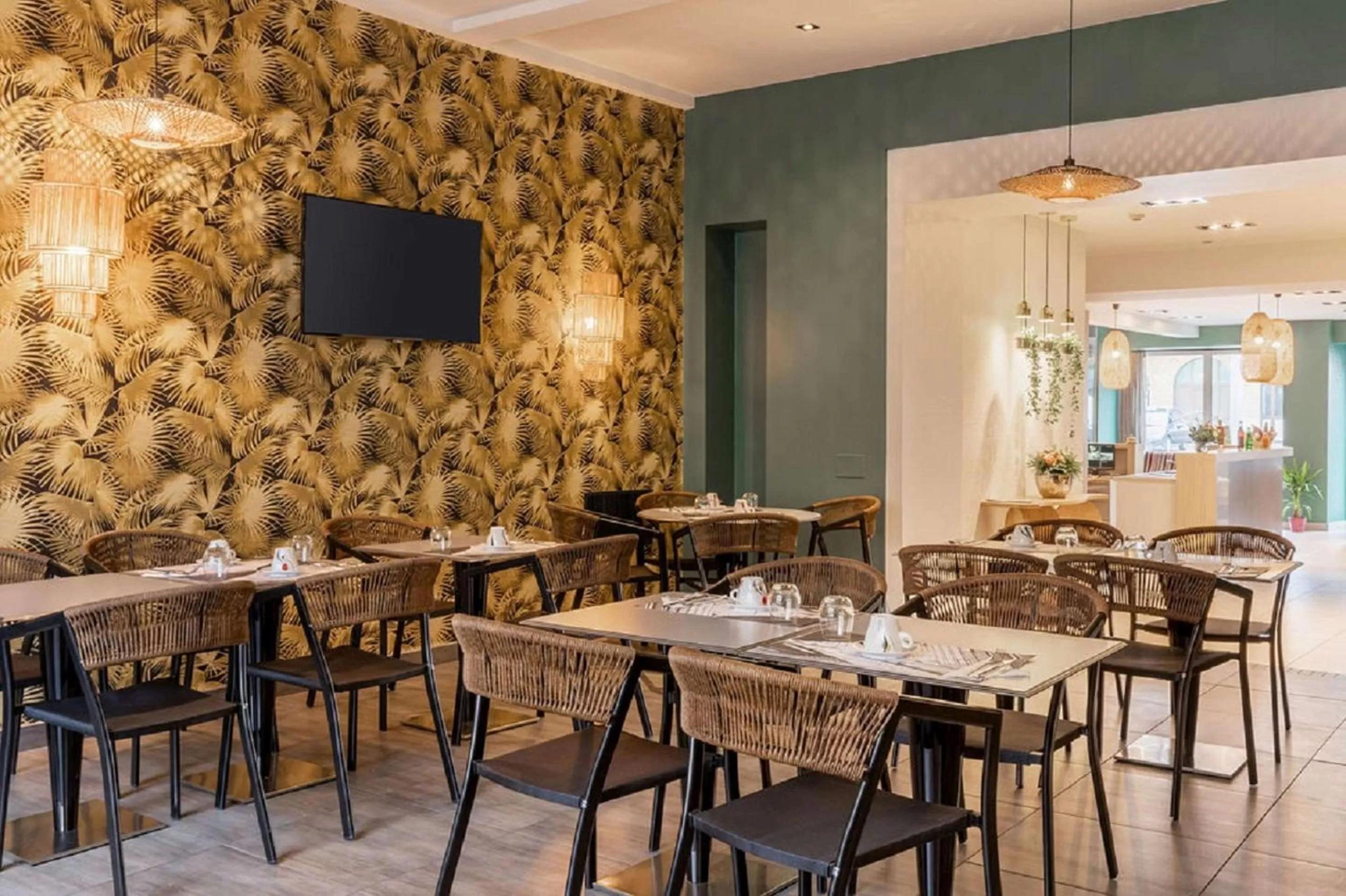 Restaurant/places to eat in Best Western Plus Hôtel Belfort Centre Gare