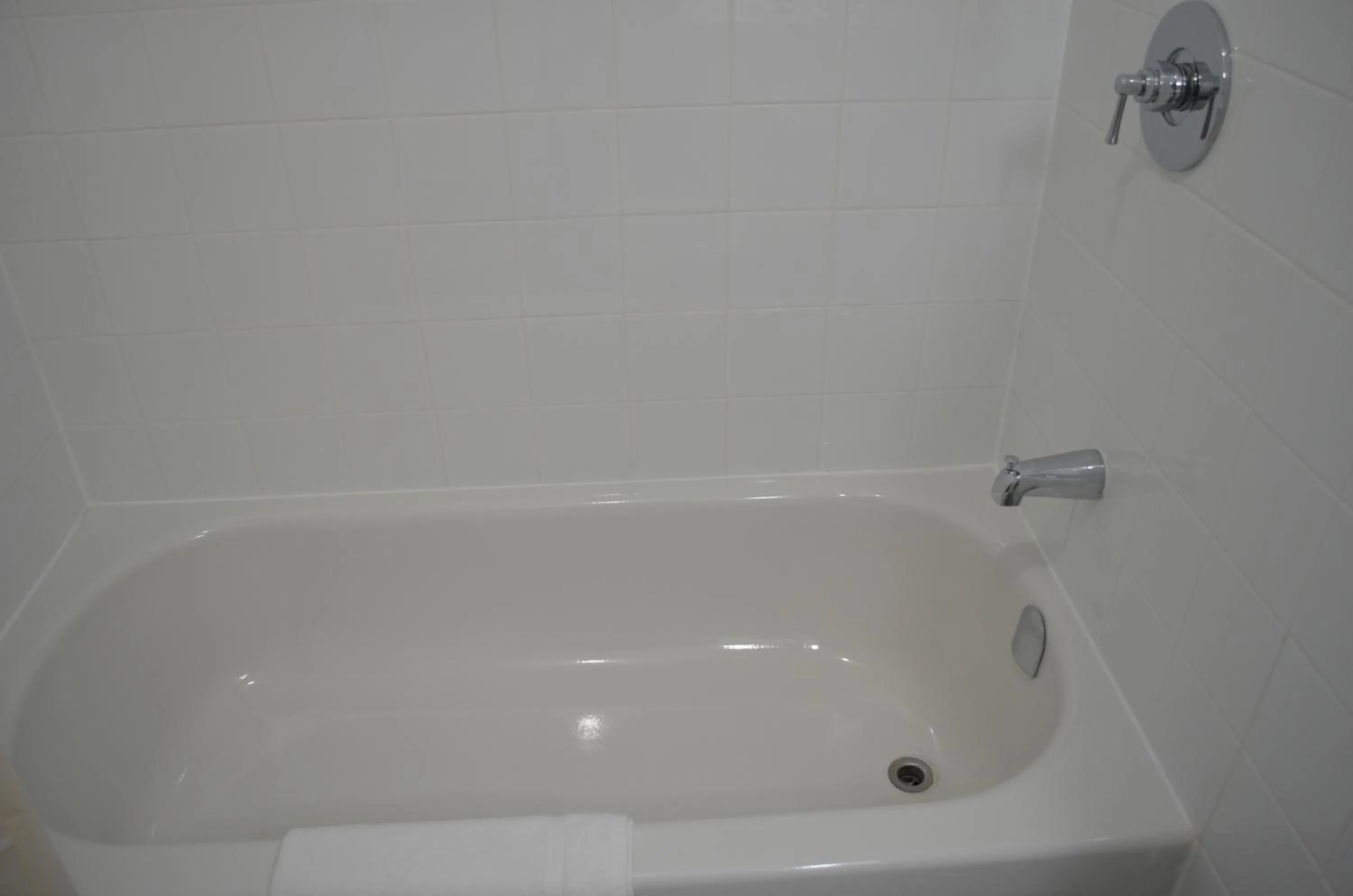 Bath, Bathroom in Studio 1 Motel