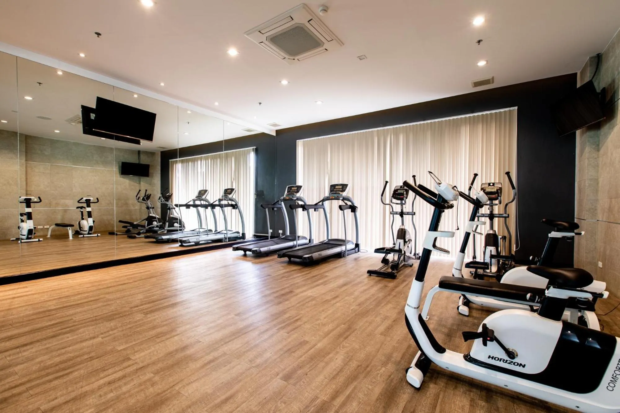 Fitness centre/facilities in Prima Hotel Pattaya