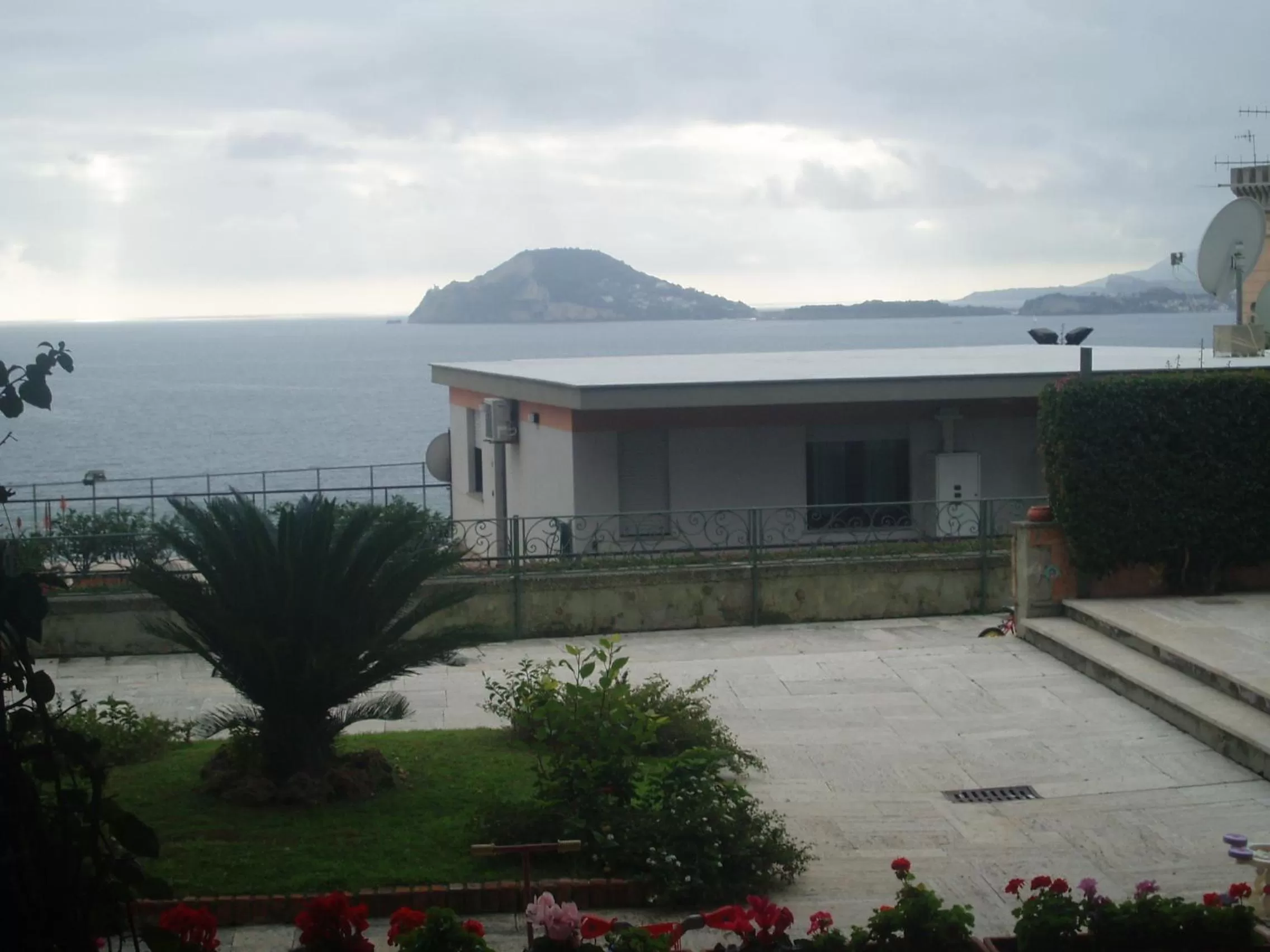 Facade/entrance in Miramare Residence