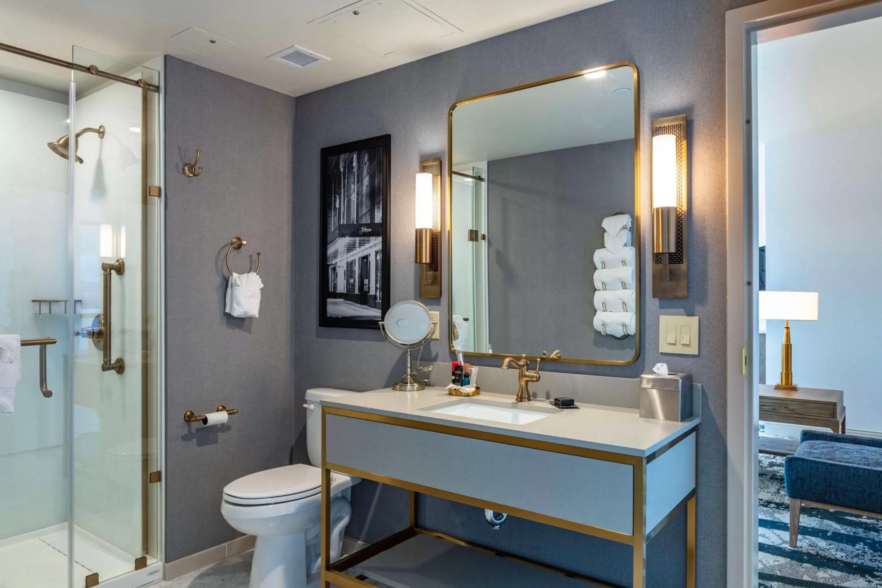 Bathroom in The Yorktowne Hotel, Tapestry Collection by Hilton