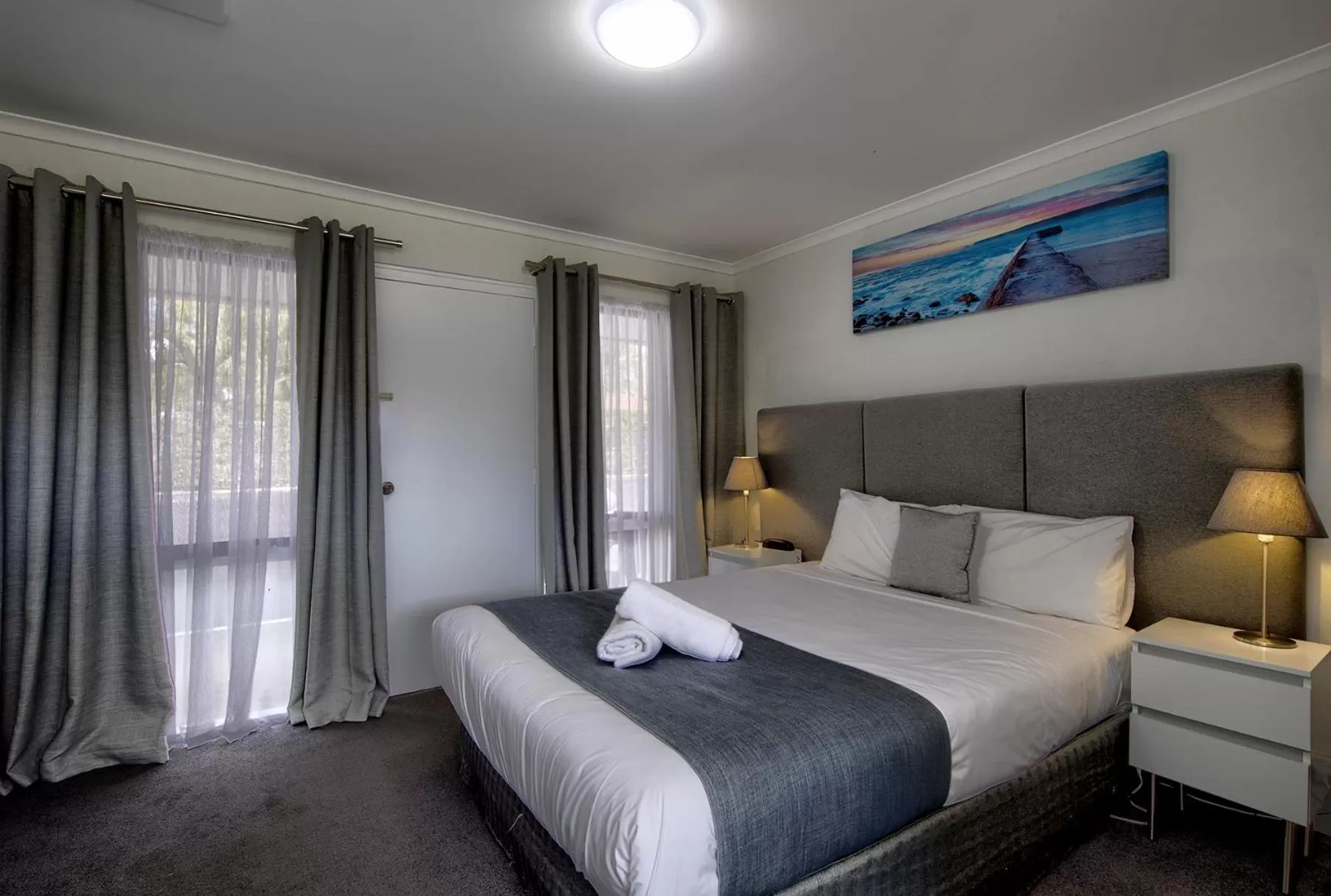 Guests, Bed in Frankston Motel