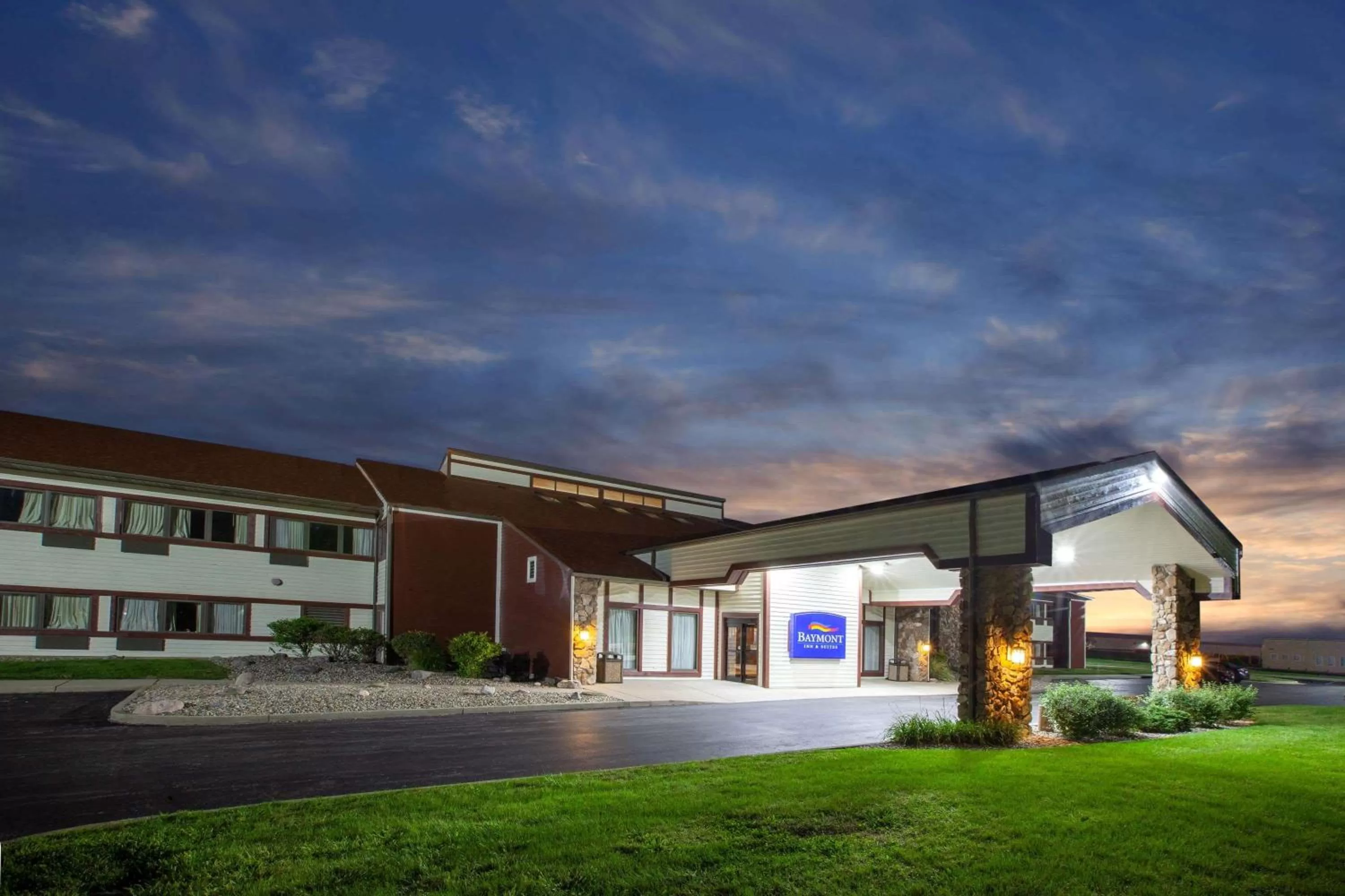 Property building in Baymont by Wyndham Franklin