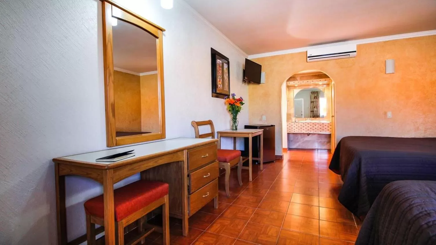 Single Room in HOTEL & SUITES MARROD