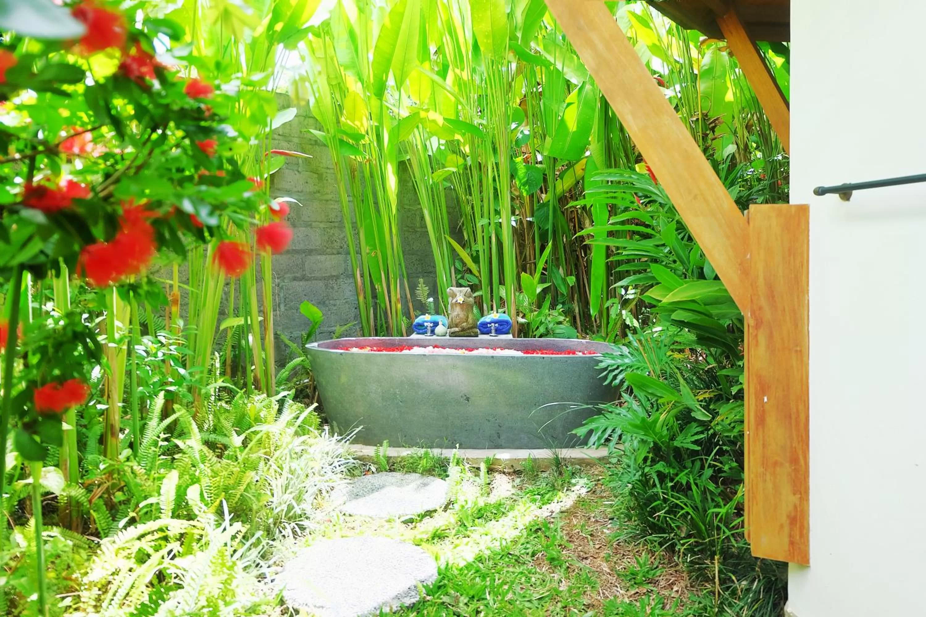 Open Air Bath in Kadewa Retreat Ubud - Adults Only