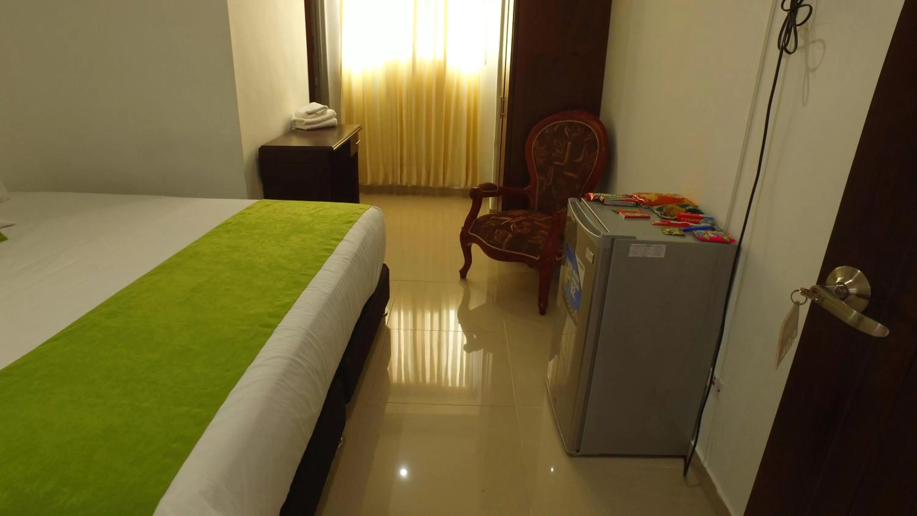 Bedroom, Bed in Hotel Cafe Plaza