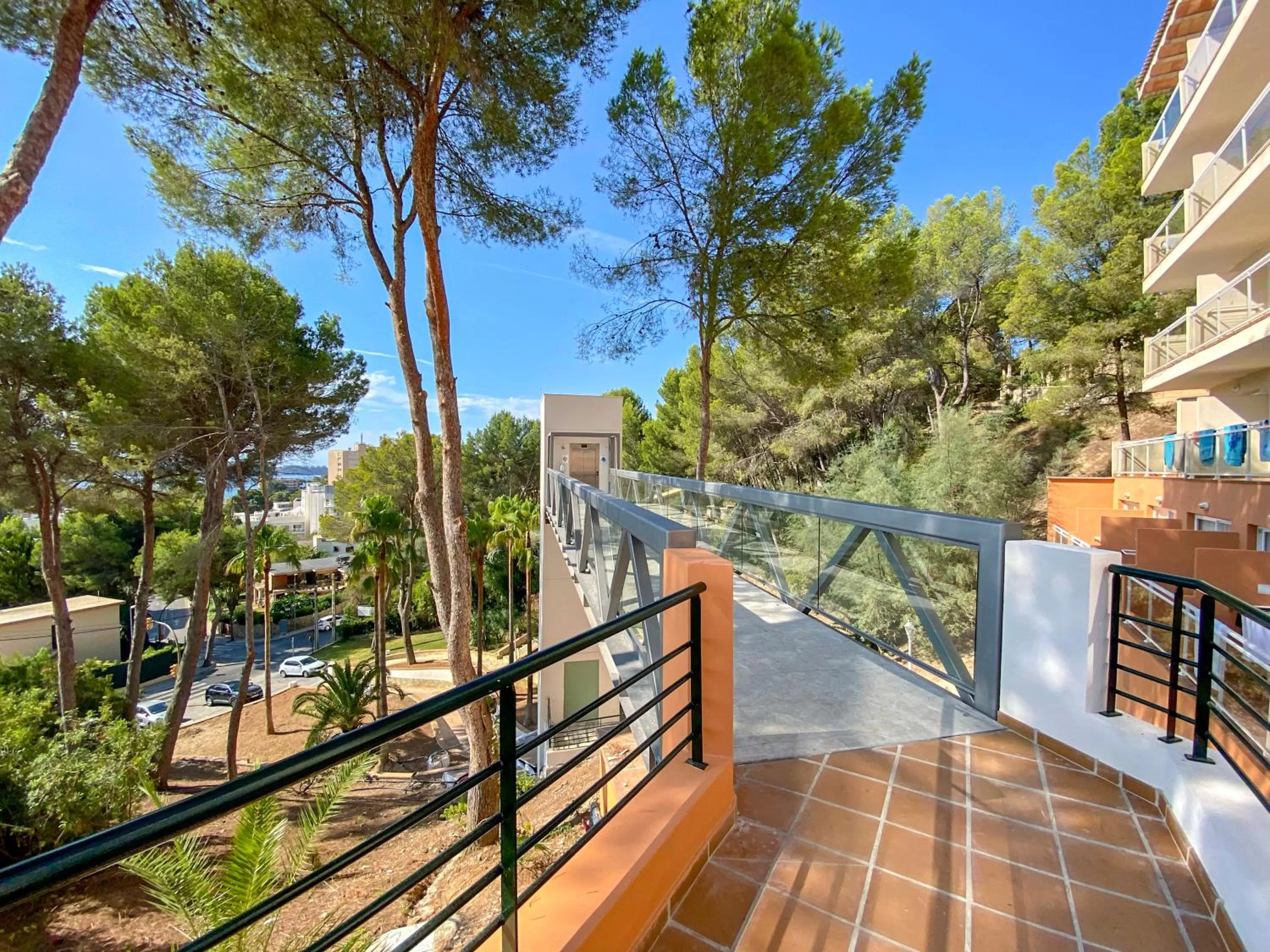 Property building, Balcony/Terrace in Valentin Park Club