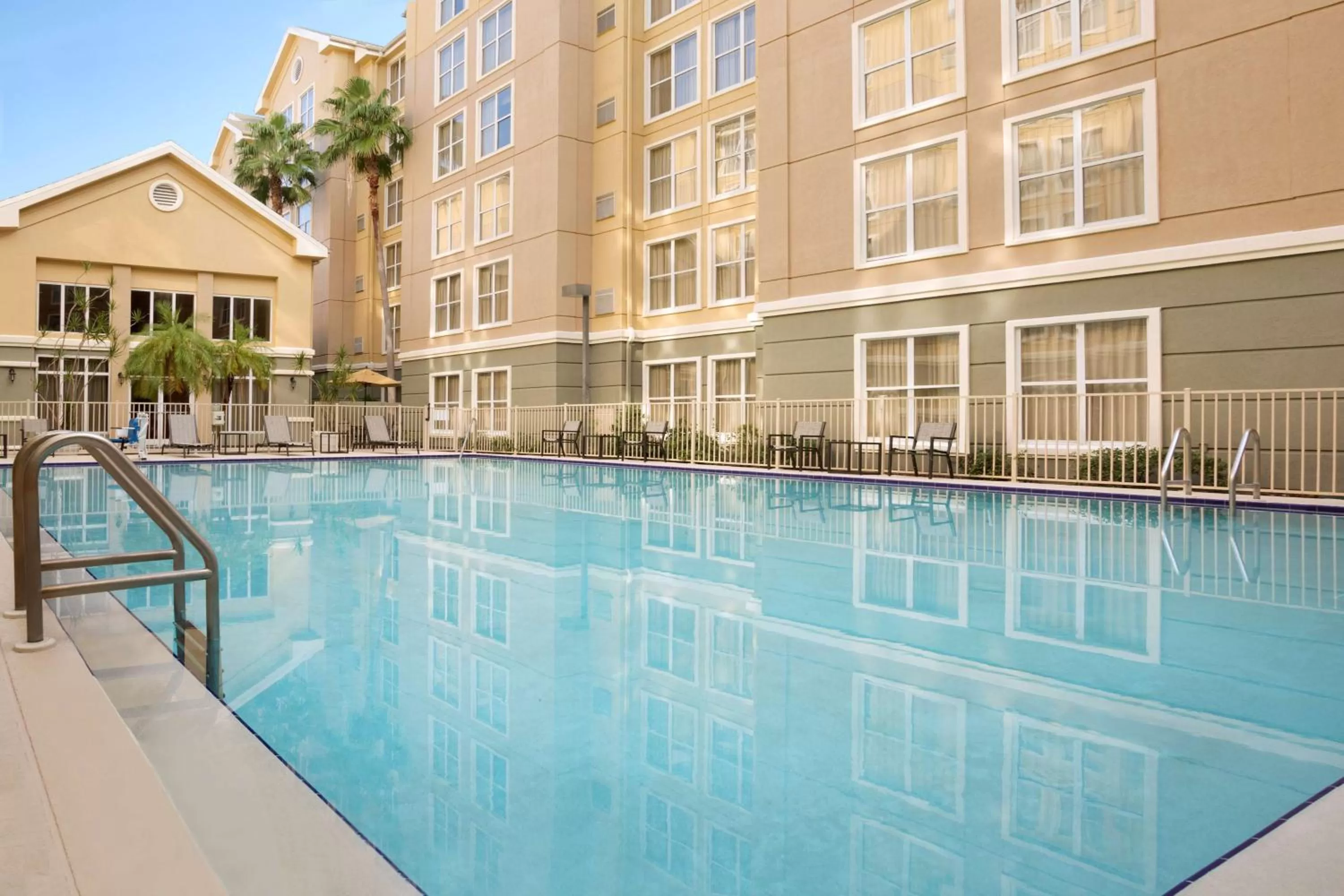 Pool view in Homewood Suites by Hilton Orlando-International Drive Convention Center