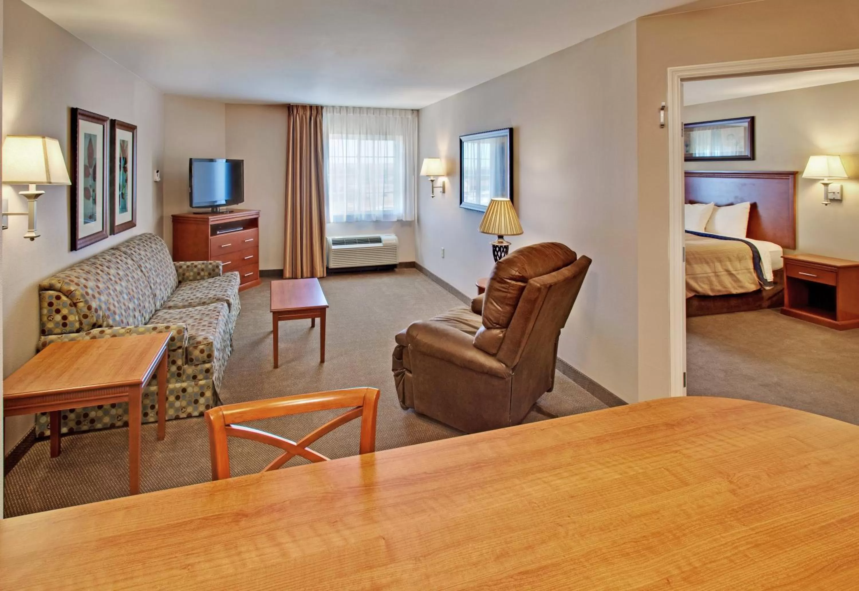 Photo of the whole room, Bed in Candlewood Suites Williston by IHG